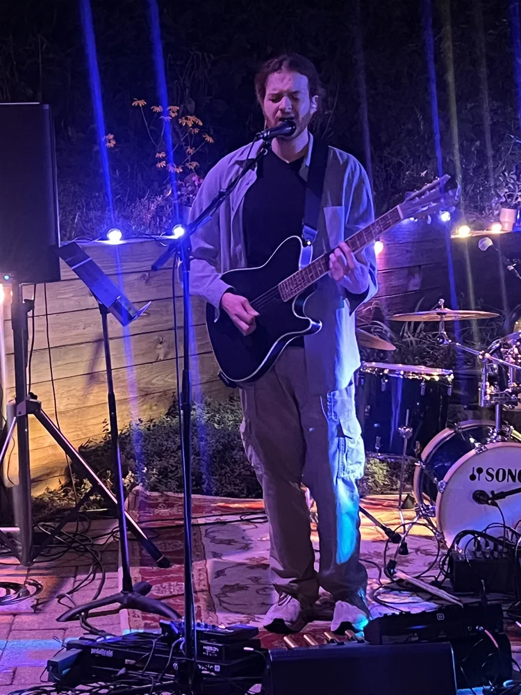 Stephen Flickner performing live