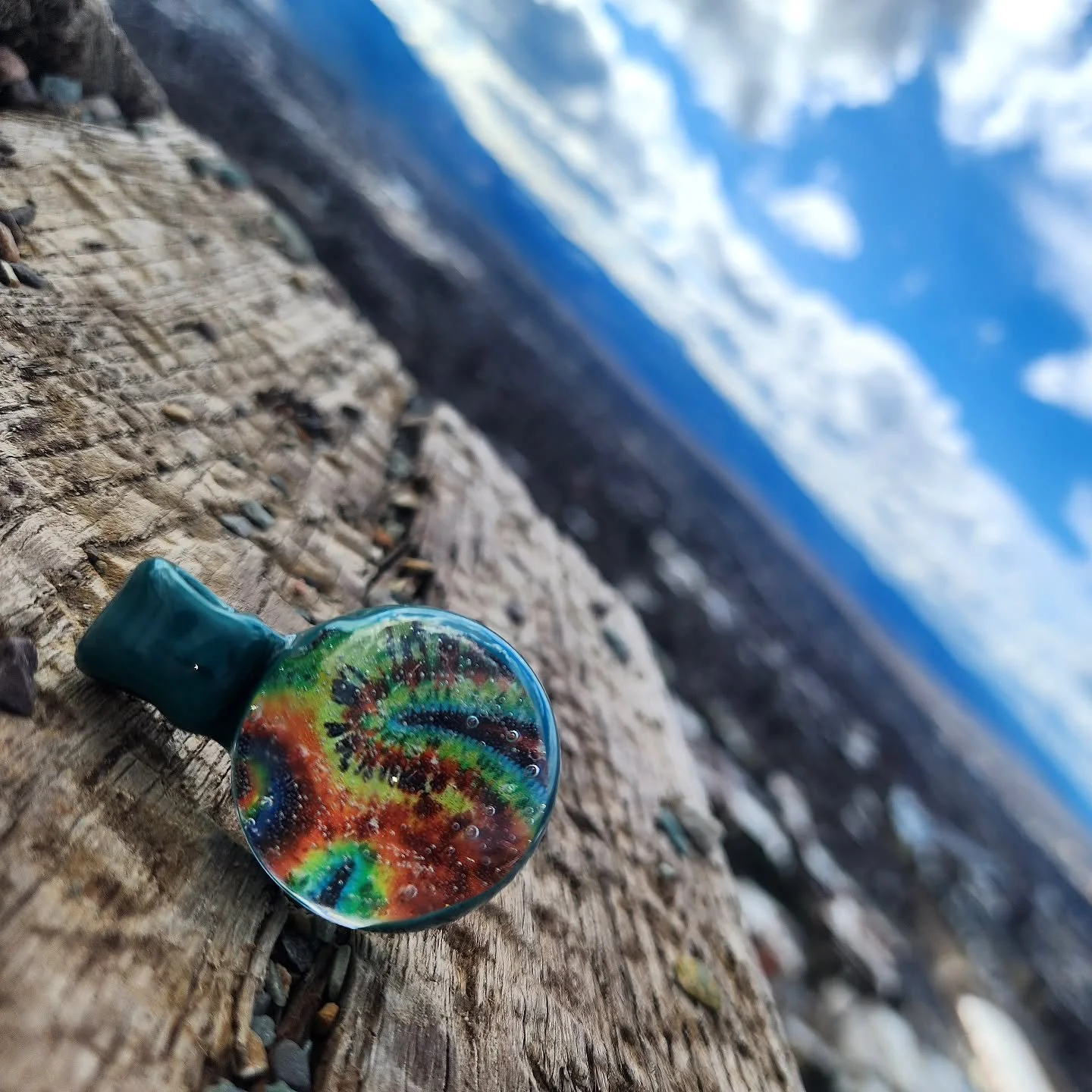 @coolnerd11 &times; @blotteronblotter Pendant Collab, Picture taken at the Peace Sign in Missoula, MT. ☮️✌️🌤
#peaceout #peaceandlove #missoula #artphotography #cloudy