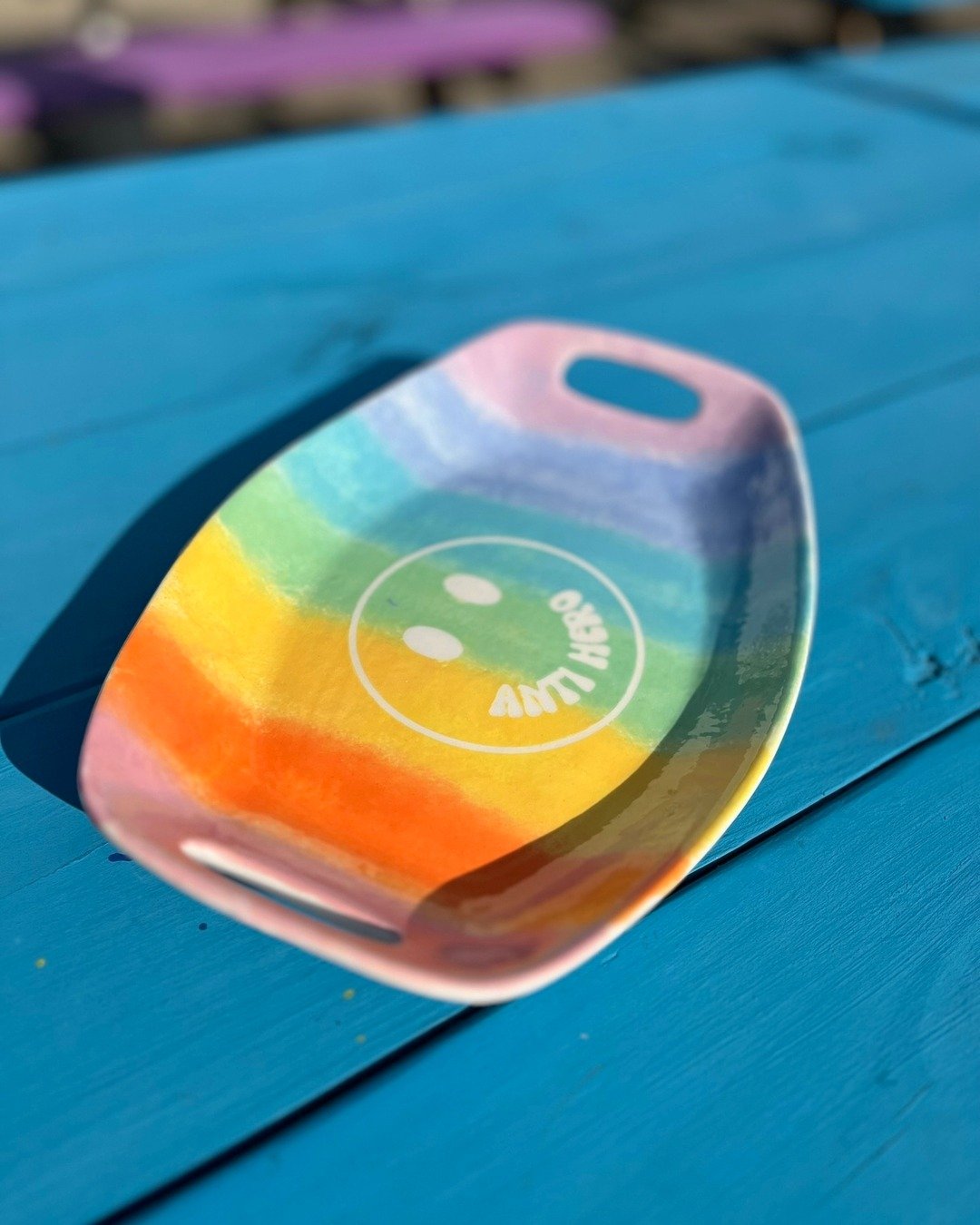 Our next paint and sip at @tomsriverbeer is coming up in July 🎨🍻 We&rsquo;ll have easy-to-use sticker stencils so you can create pottery inspired by your favorite pop girlies - Taylor Swift, Chappell Roan, and Sabrina Carpenter. Head to their websi