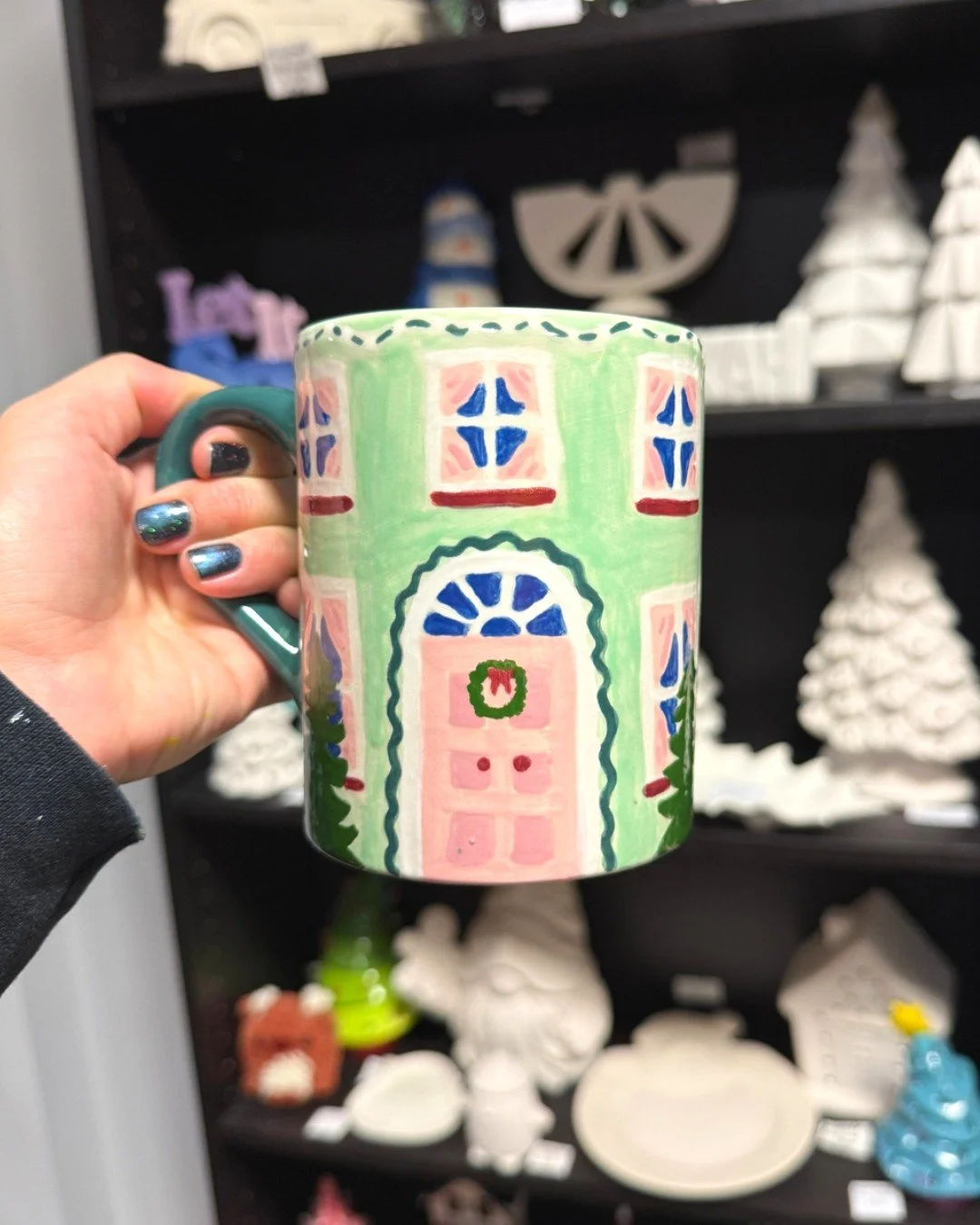 This is your sign to create a Christmas village-inspired mug this year 😍🎨