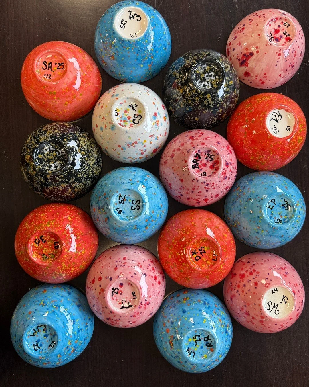 Some of the amazing bowls created at an event for the @&zwnj;oceancountylibrarynj in Lakewood. Our easy-to-use crystal glazes give the outside of the bowls an awesome speckled look, with a simple accent color to pop on the inside. Community events ar