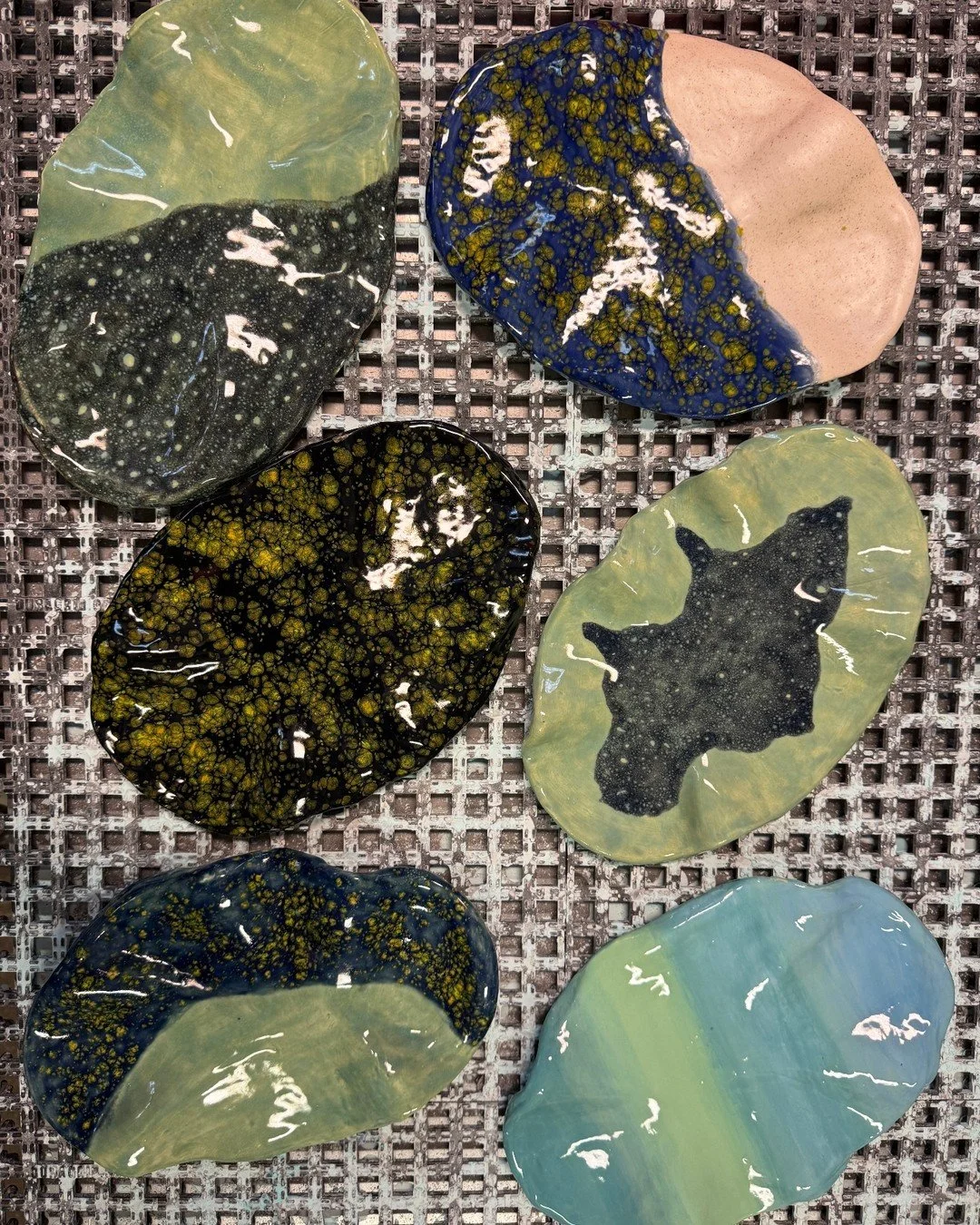 Just of few of the charcuterie boards painted at @lastwavebrewing 😍