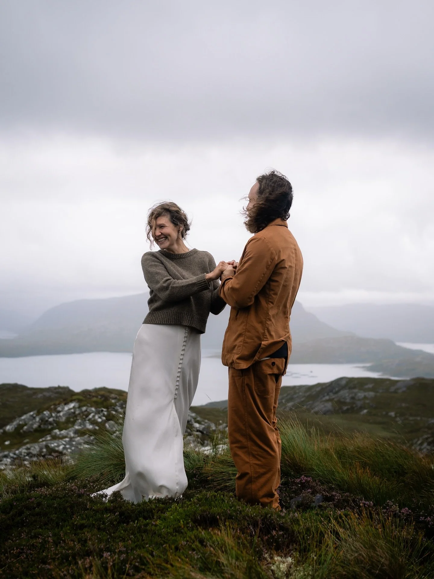 L&amp;L began their elopement day in the quiet of the early morning in the hills of Torridon, their beautiful ceremony, led by @highlandcelebrantonie, celebrated their love for each other and reflected their reverence for nature &amp; the land 🌿

Th