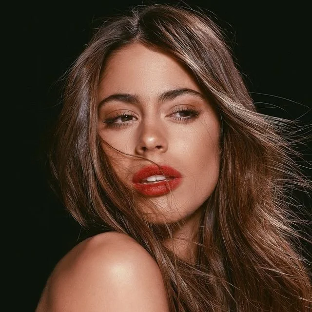 Tini Stoessel : la star de Violetta aurait découvert qu’elle n’avait pas le contrôle de sa fortune 