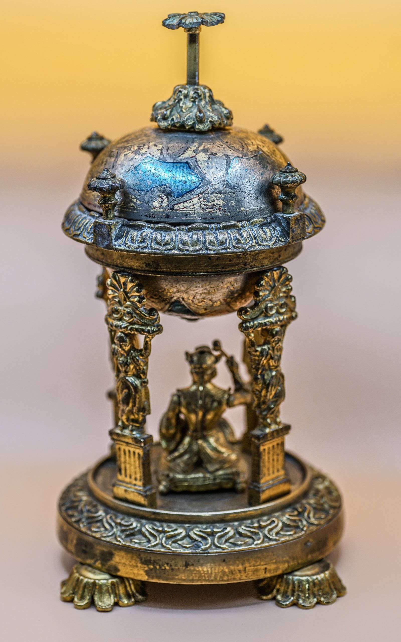 Rare cloche carillon de table asiatique en bronze (6).JPG