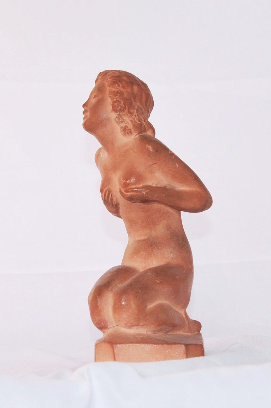 Femme+assise%2C+terre+cuite+%282%29.jpg