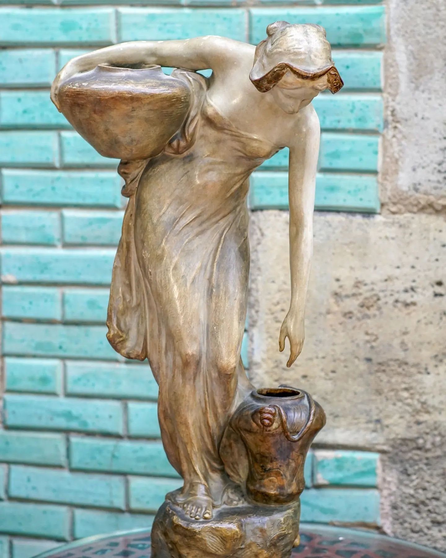 Tr&egrave;s belle sculpture en terre cuite. Disponible.

www.lecentrevilleantiquites.com

#antiquites #broncante #lifestyle #bordeaux #bordeauxmaville #bordeauxcity #collection #antic #art #artantiques #deco #architecture #architectedinterieur #archi