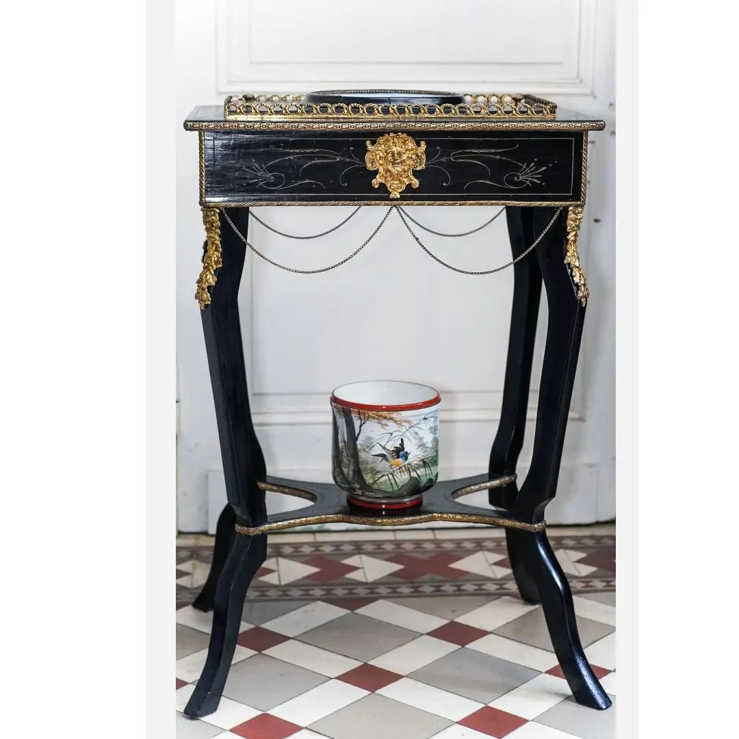 Disponible.

www.lecentrevilleantiquites.com

#antiquites #broncante #lifestyle #bordeaux #bordeauxmaville #bordeauxcity #collection #antic #art #artantiques #deco #architecture #architectedinterieur #archidaily #architect #blackwood #bronze #design 