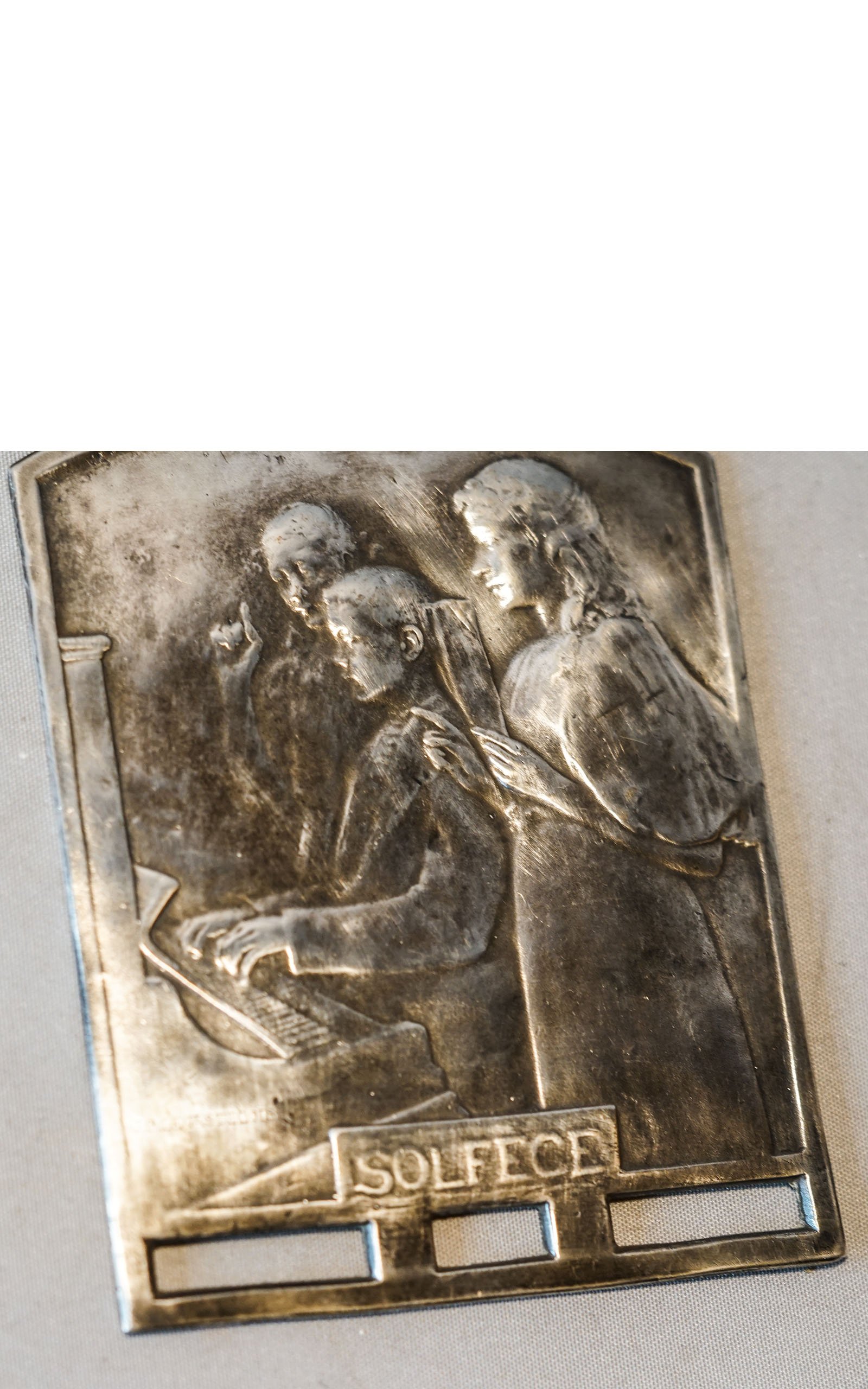 SOLFEGE, Julien-Prosper Legastelois, plaque bronze blanc (4).JPG