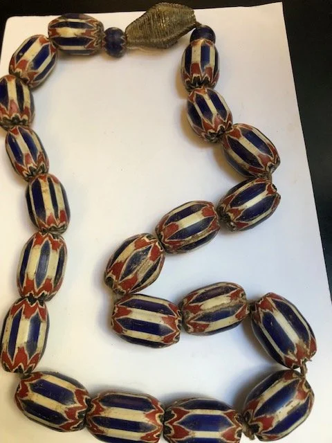 Collier PERLES A CHEVRONS, Bamiléké Cameroun N°2 80 cm
