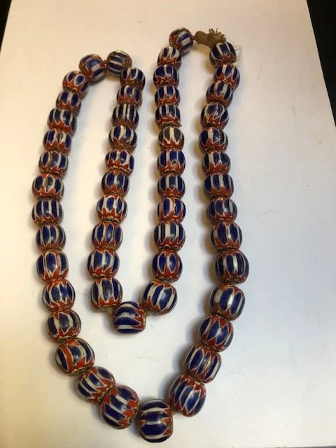 Photos + PR / Collier PERLES A CHEVRONS, 54 perles moyennes,  80 cm, N°3