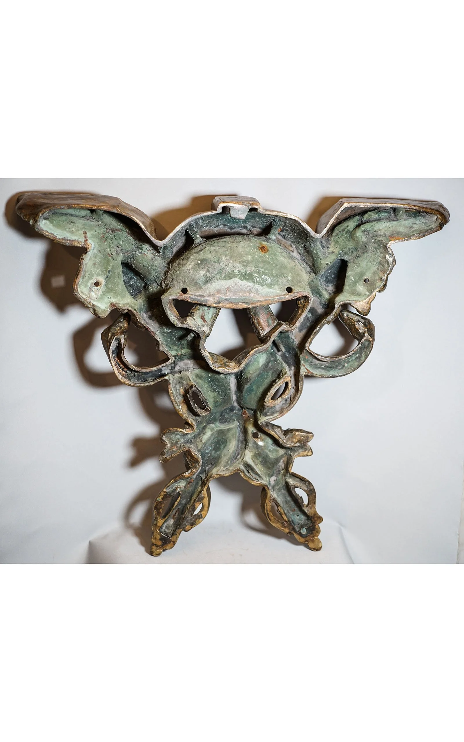 HERMES attributs, trophée sellette bronze aux caducées et casque (7).JPG