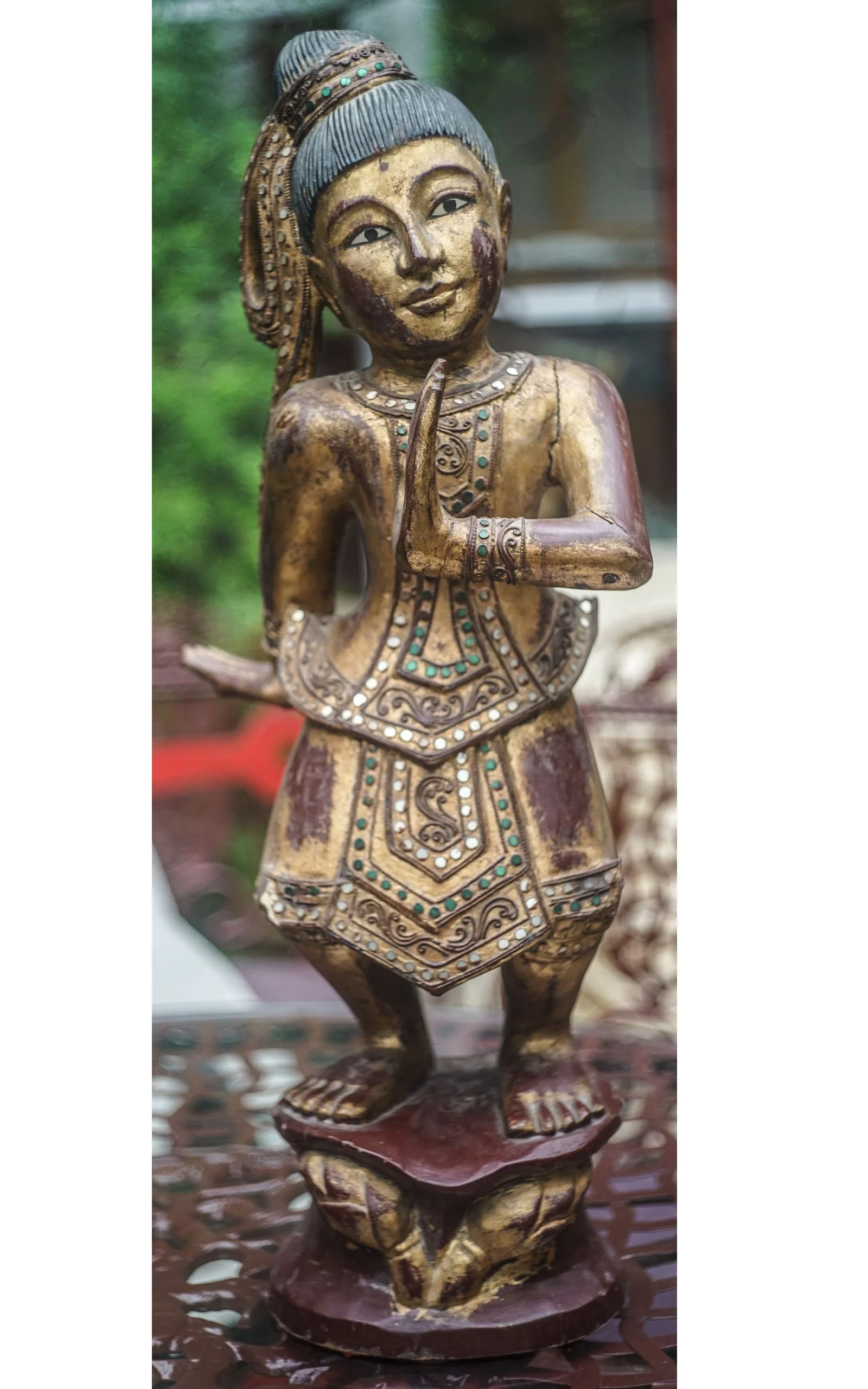 Danseuse birmane en bois doré (1).JPG