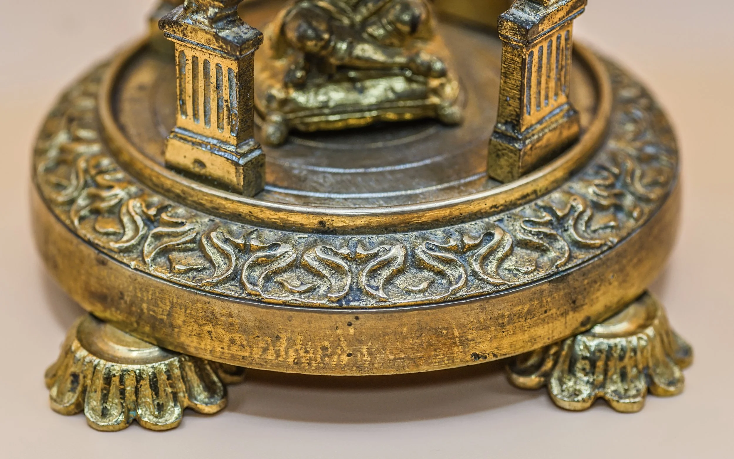 Rare cloche carillon de table asiatique en bronze (4).JPG