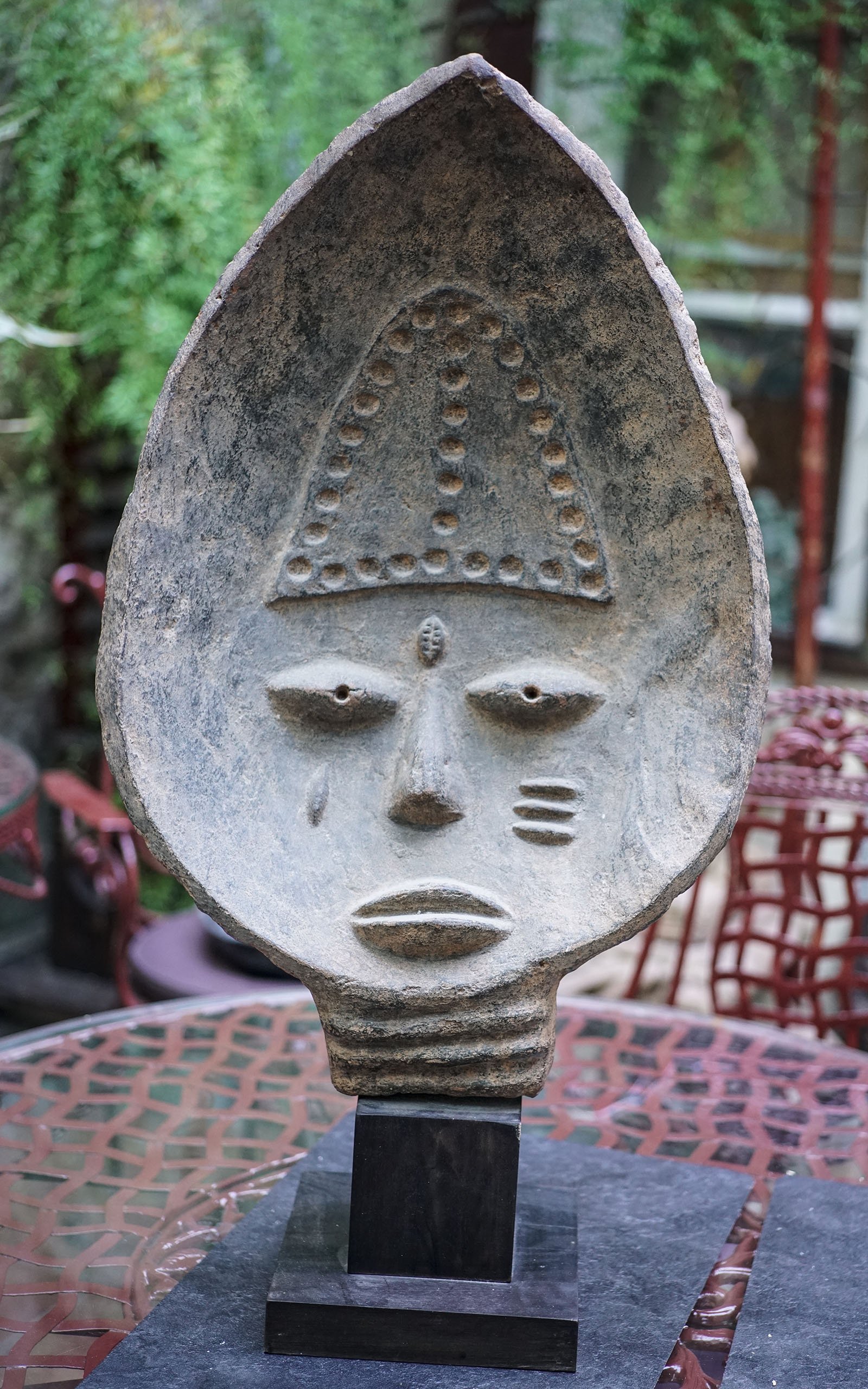 TÊTE AKAN, terre cuite sur socle, peuple Kwahu, Ghana (1).JPG