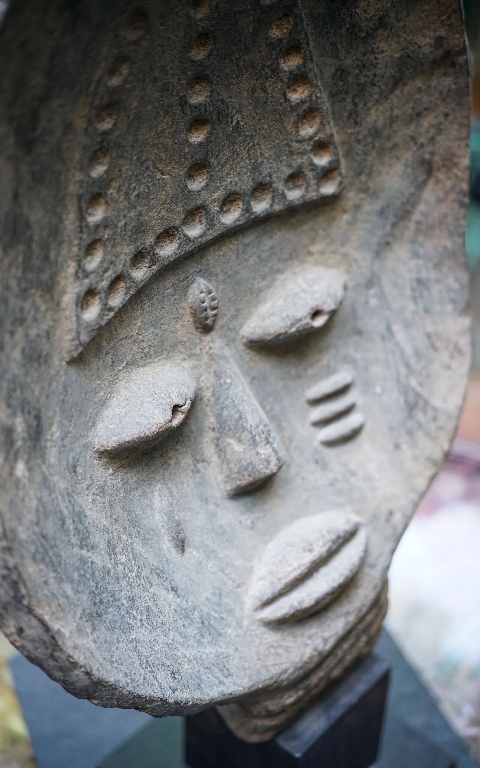 TÊTE AKAN, terre cuite sur socle, peuple Kwahu, Ghana (8).JPG
