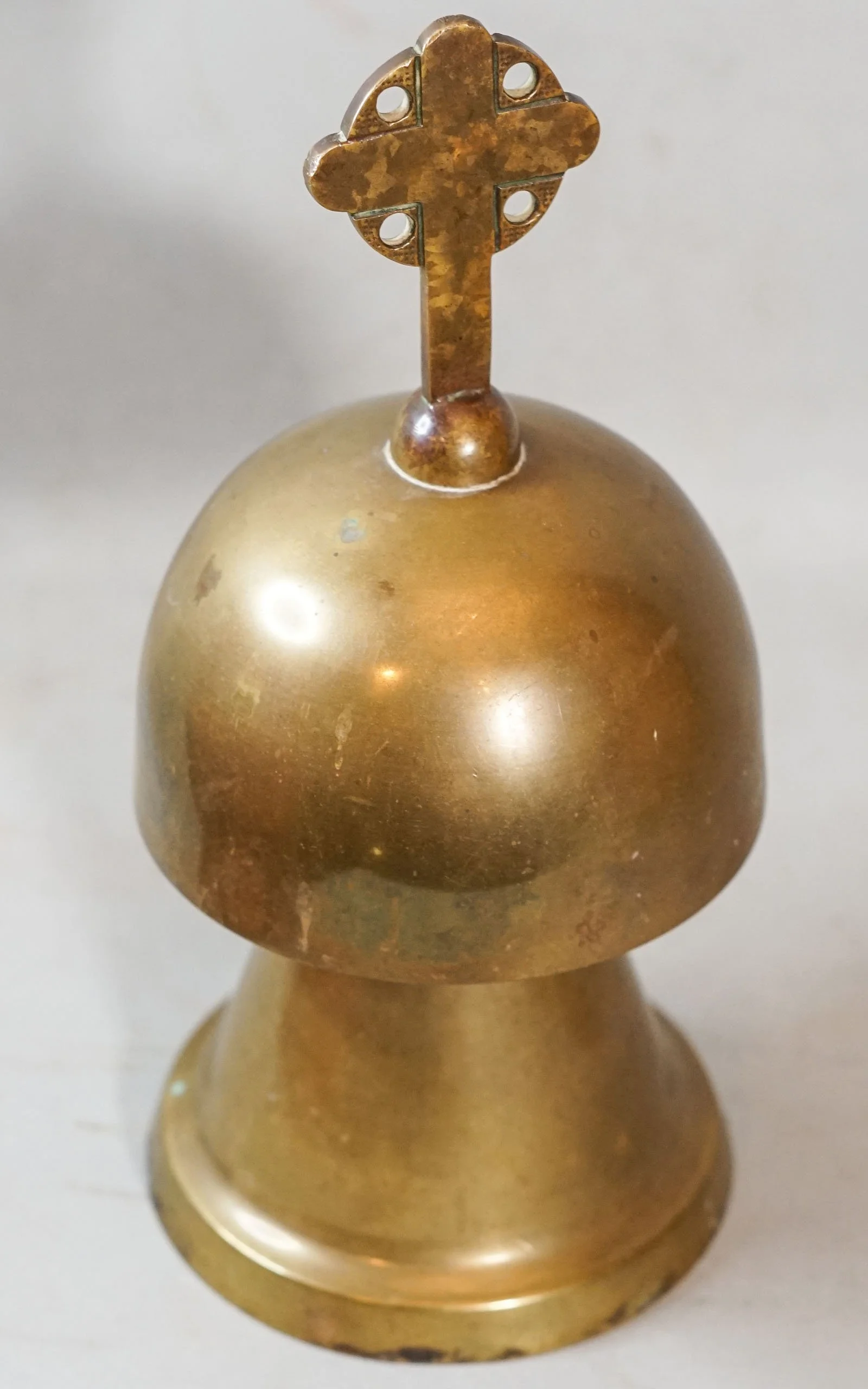 CLOCHE DE MESSE LAITON ET BRONZE G. DELASSALLE (3).JPG