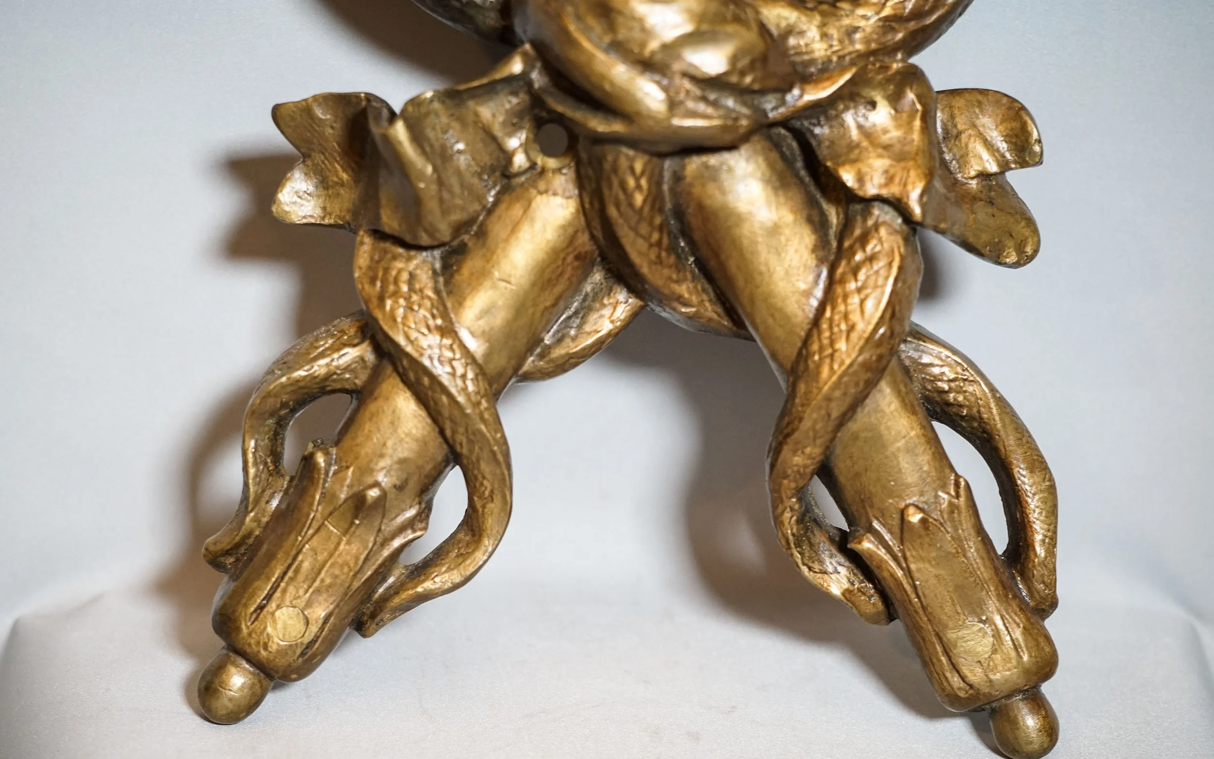 HERMES attributs, trophée sellette bronze aux caducées et casque (4).JPG