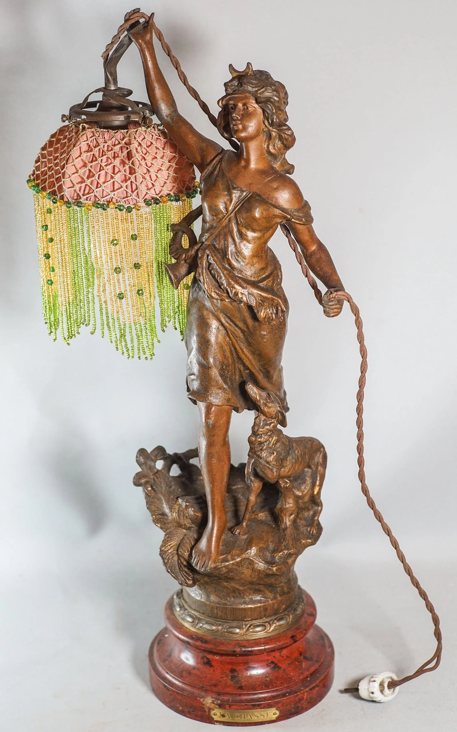 LA CHASSE, femme et chien,  lampe régule (4).JPG