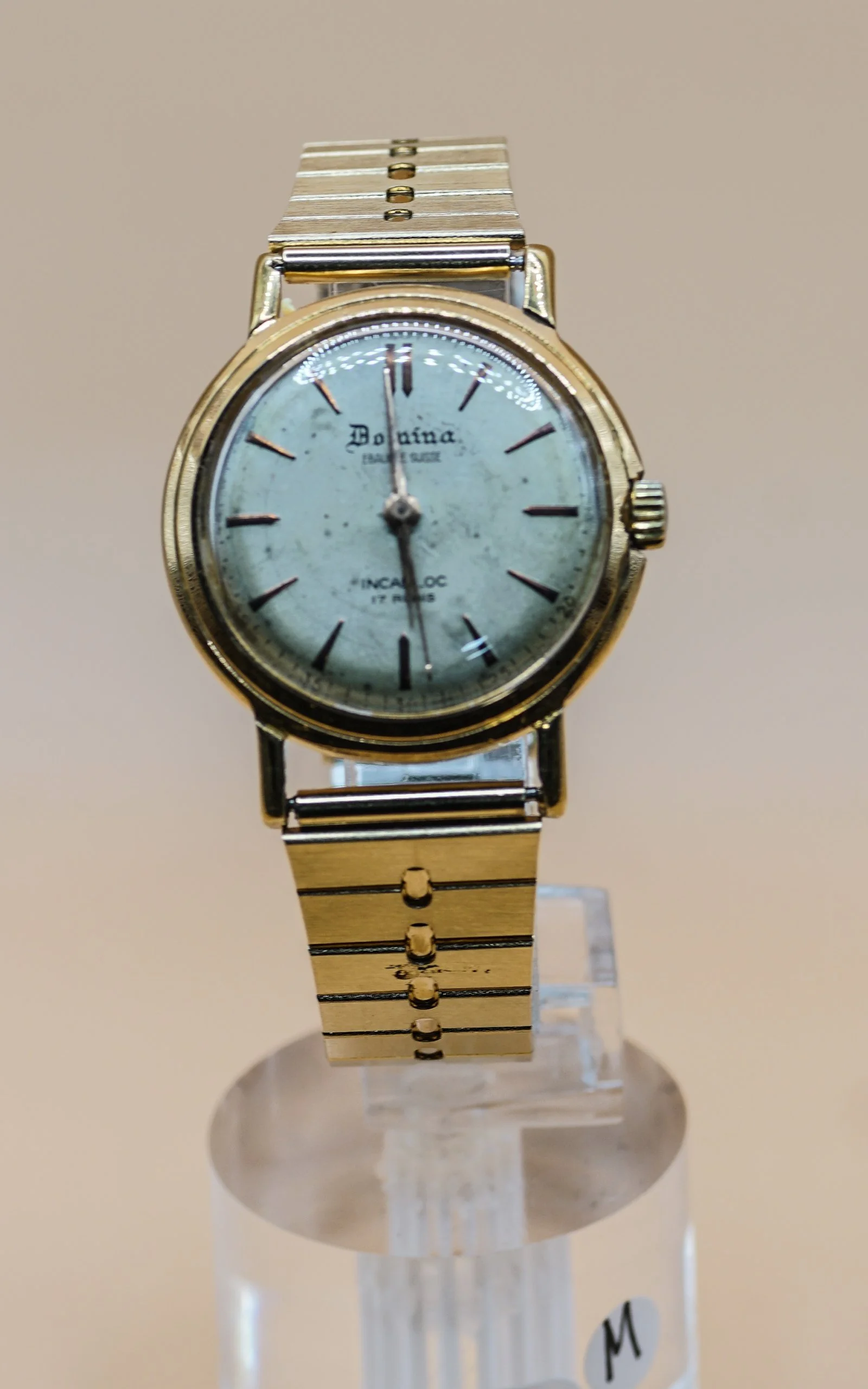 DOMINA, plaqué or (1).JPG