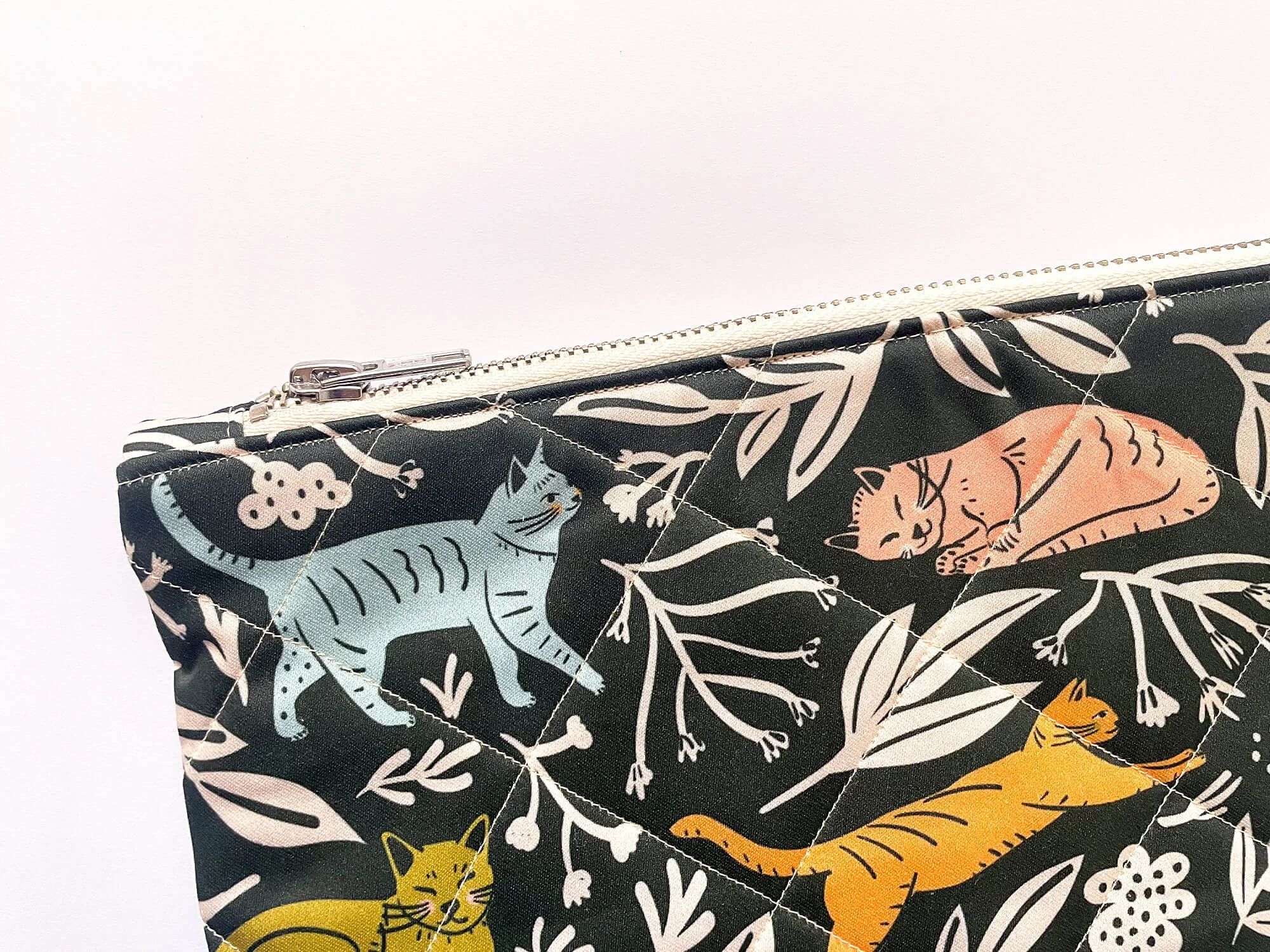 book-sleeve-cats-3.jpg