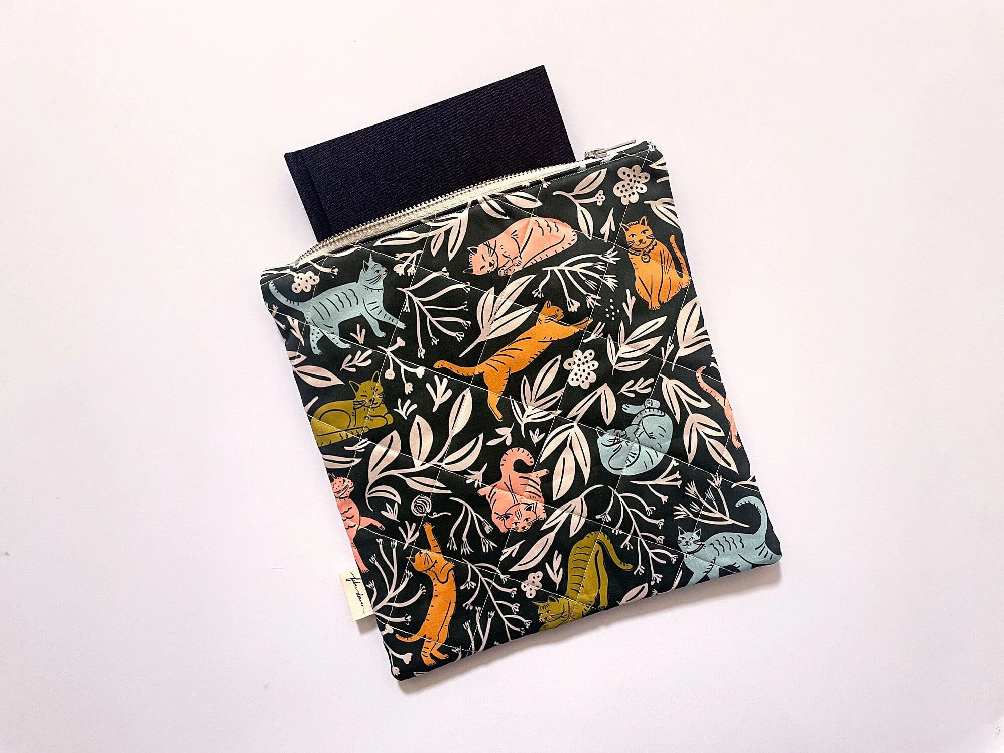 book-sleeve-cats-6.jpg