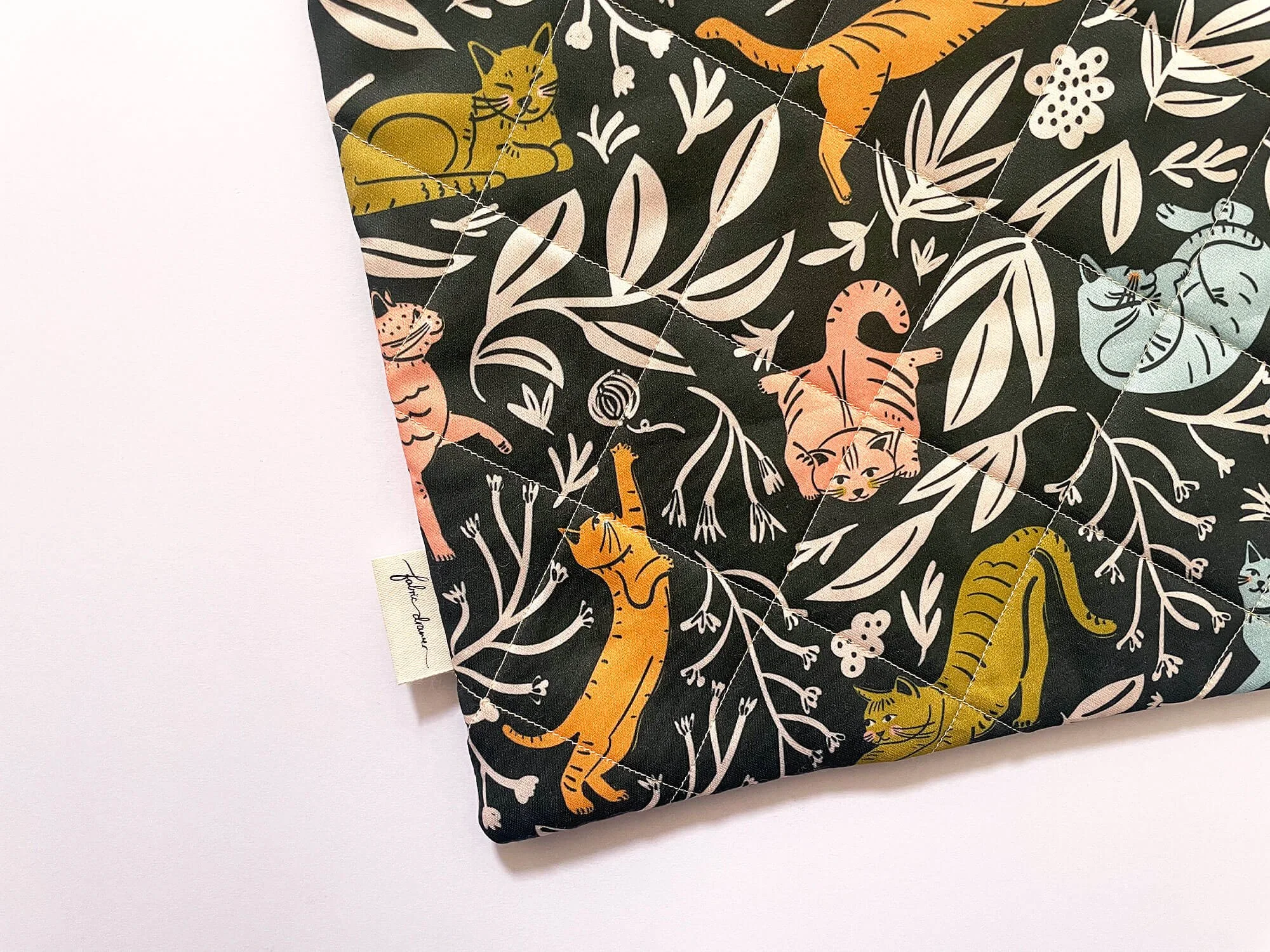 book-sleeve-cats-2.jpg