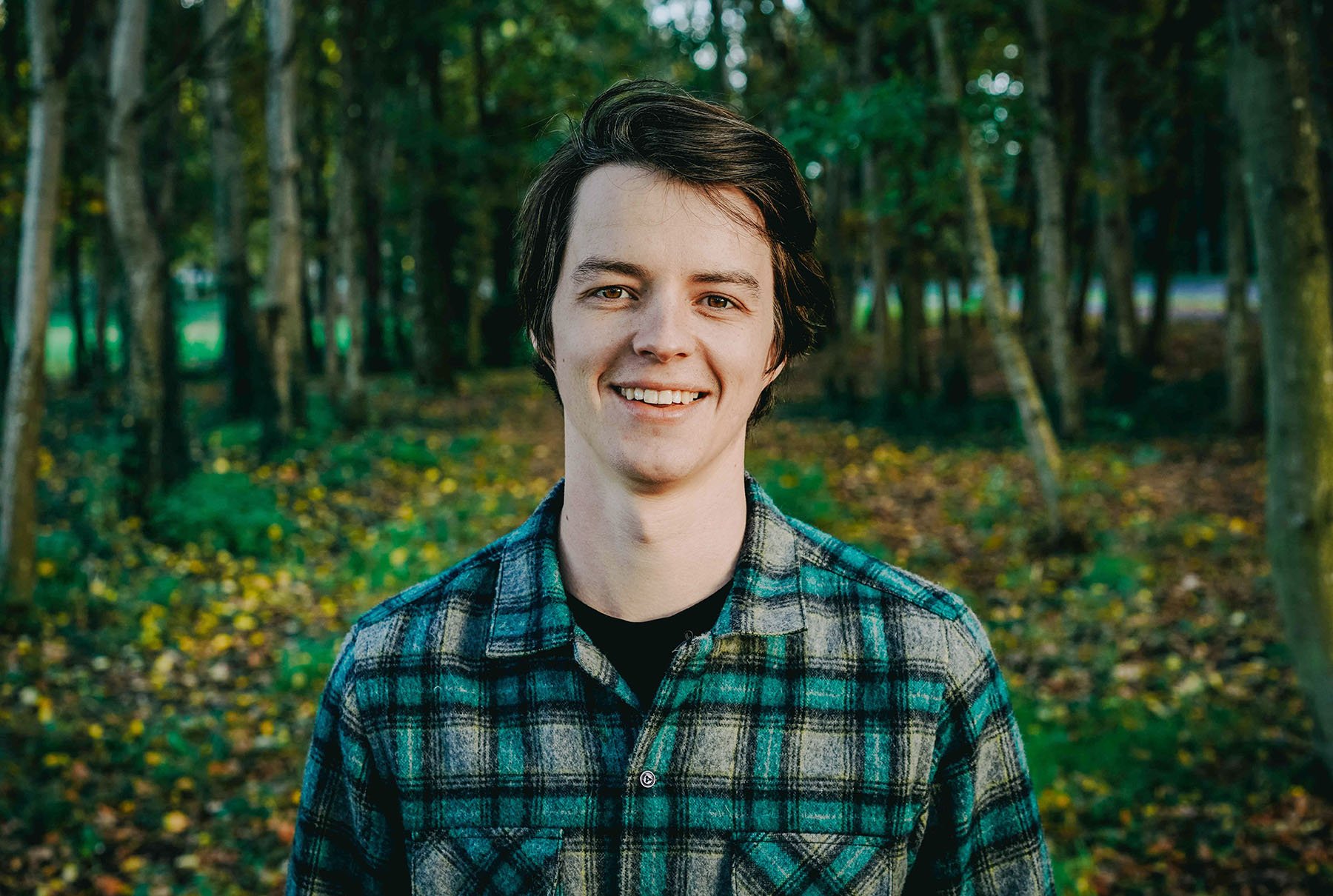 sam-price-engineering-and-design-portrait-in-woodland-near-aylesbury-by-david-lefebvre-photographer.jpg
