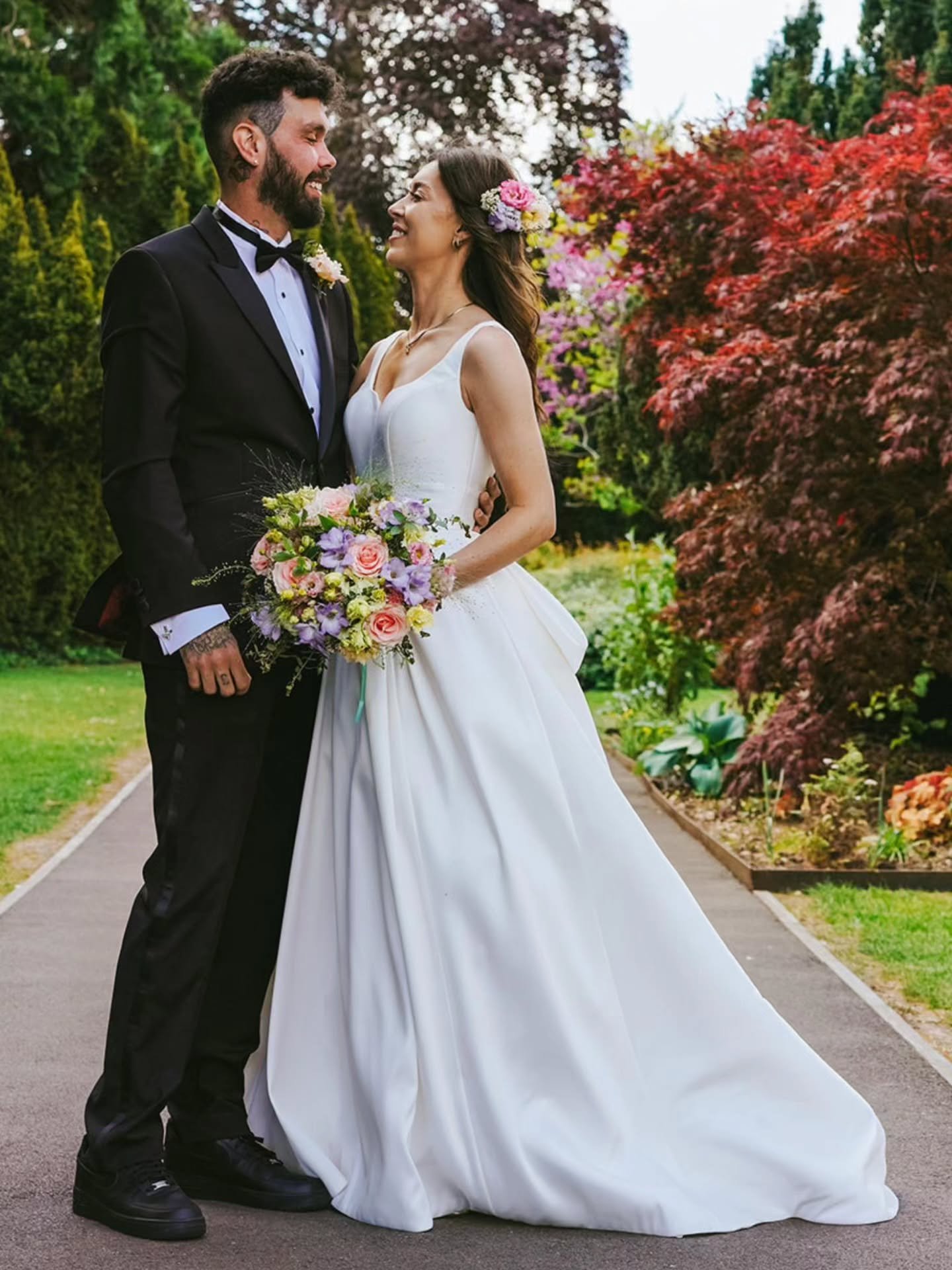 Had a fantastic time spending the day with @sophiefwoods &amp; @jimmyfwoods for their beautiful Bicester wedding! 💍 From saying &ldquo;I do&rdquo; in Garth Park to celebrating back at Sophie's parents home, the whole day had such a lovely, homely fe