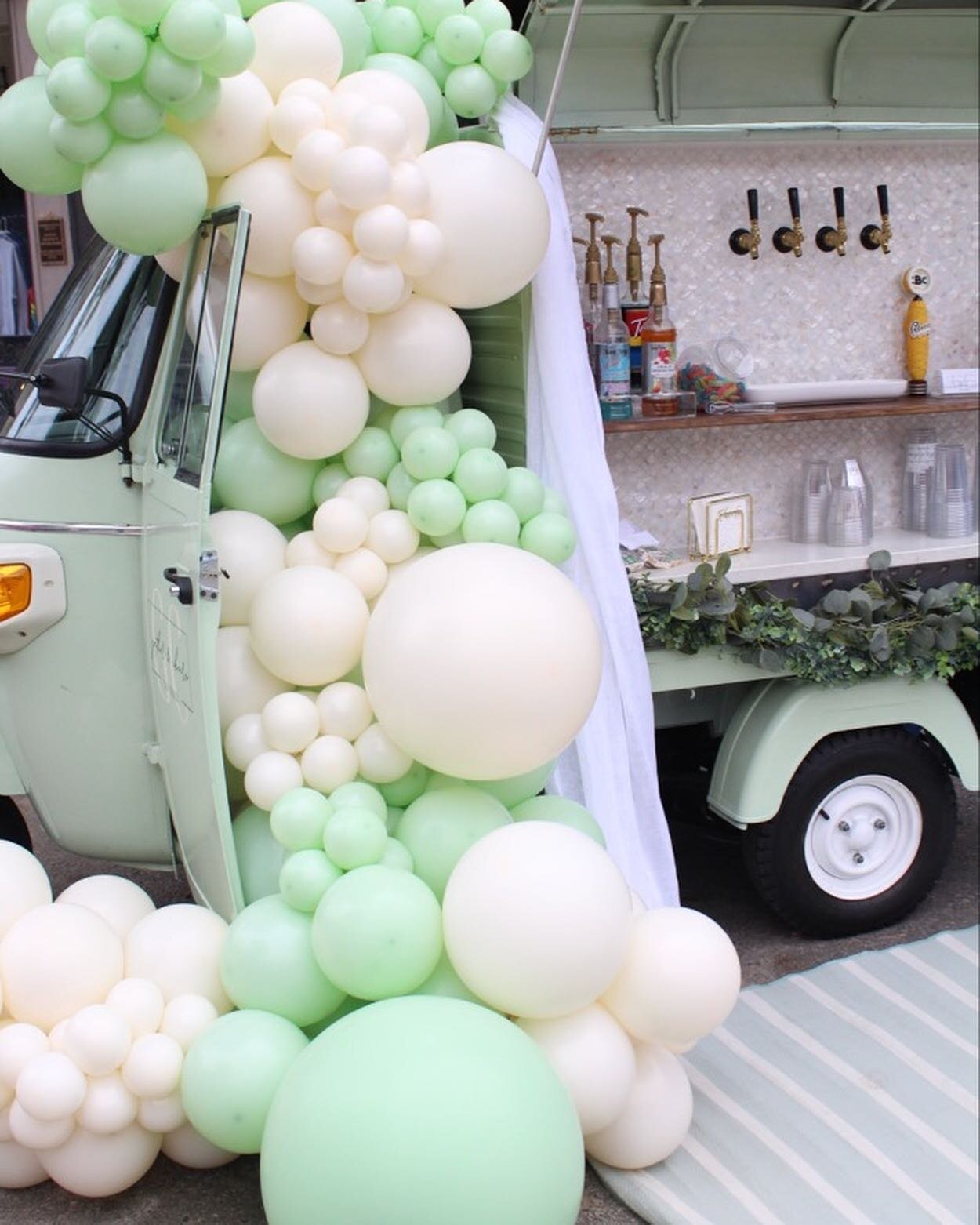 Balloons to go with such a cute tap truck. Can&rsquo;t get over how cute it is!! 
&bull;
&bull;
Tap Truck: @gatherandcheerstaptruck 
Balloons: @letsballooncharlotte 
&bull;
&bull;
#balloons #charlotteballoons #charlotte #clt #taptruck 
Colors 
Tuftex