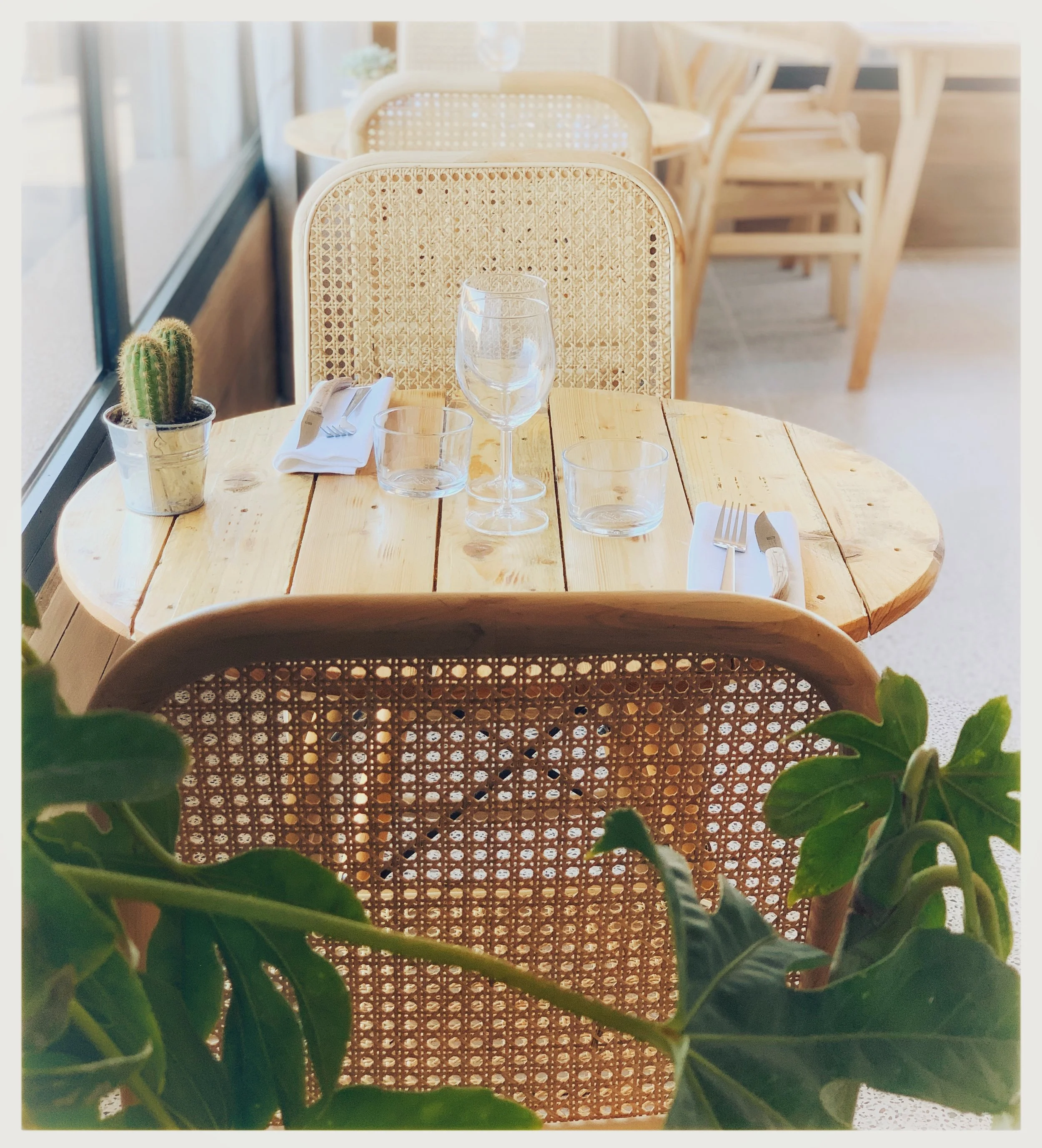 restauarant Rousset, cuisine maison, gastronomique, terrasse, haut de gamme, français