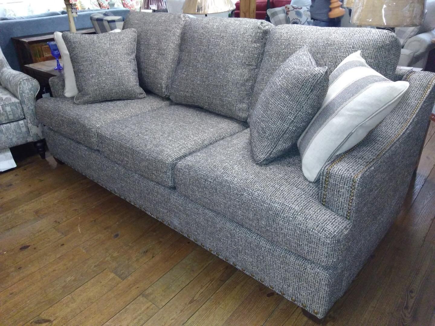 Lazboy offers comfort plus MORE in this ensemble. 
The tweedy fabric makes for easygoing performances, and delivers a comfortable feeling to you, your family &amp; friends. 😉