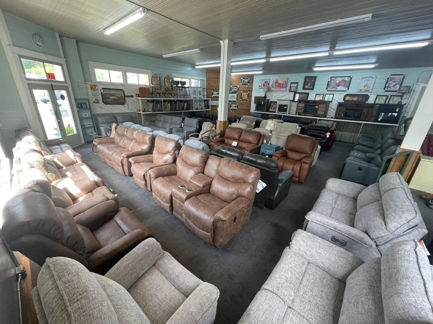 Good morning Ashe Co!!
Everyone knows that Jim&rsquo;s Corner Furniture is the areas largest LaZBoy dealer, right?? 
Right!! 
Do your shopping online, then come to JCF and order your frame and fabric choices. 
The best part, you ask?? Other than rece
