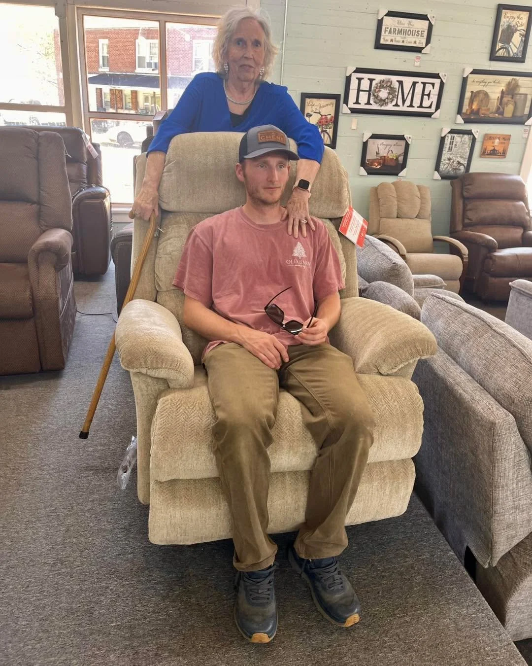 Jim&rsquo;s Corner Furniture 
Family owned and operated since 1983. 
We are the area&rsquo;s largest LaZBoy stock dealer&hellip;holding an ample amount of your favorite reclining company&rsquo;s stock right here in sunny Warrensville. 🧜&zwj;♀️
Come 