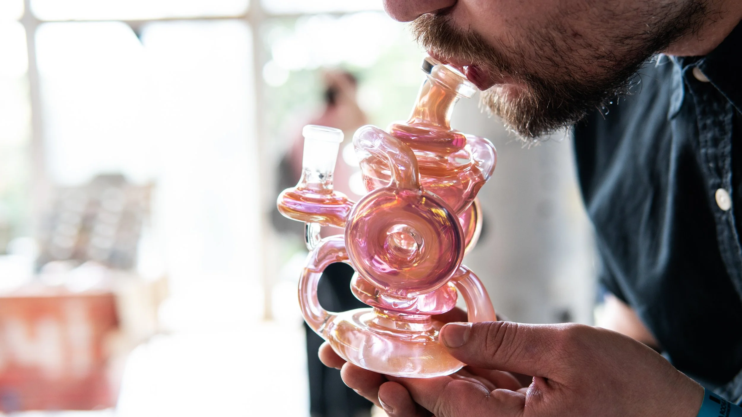 How Much Water Goes in a Bong?