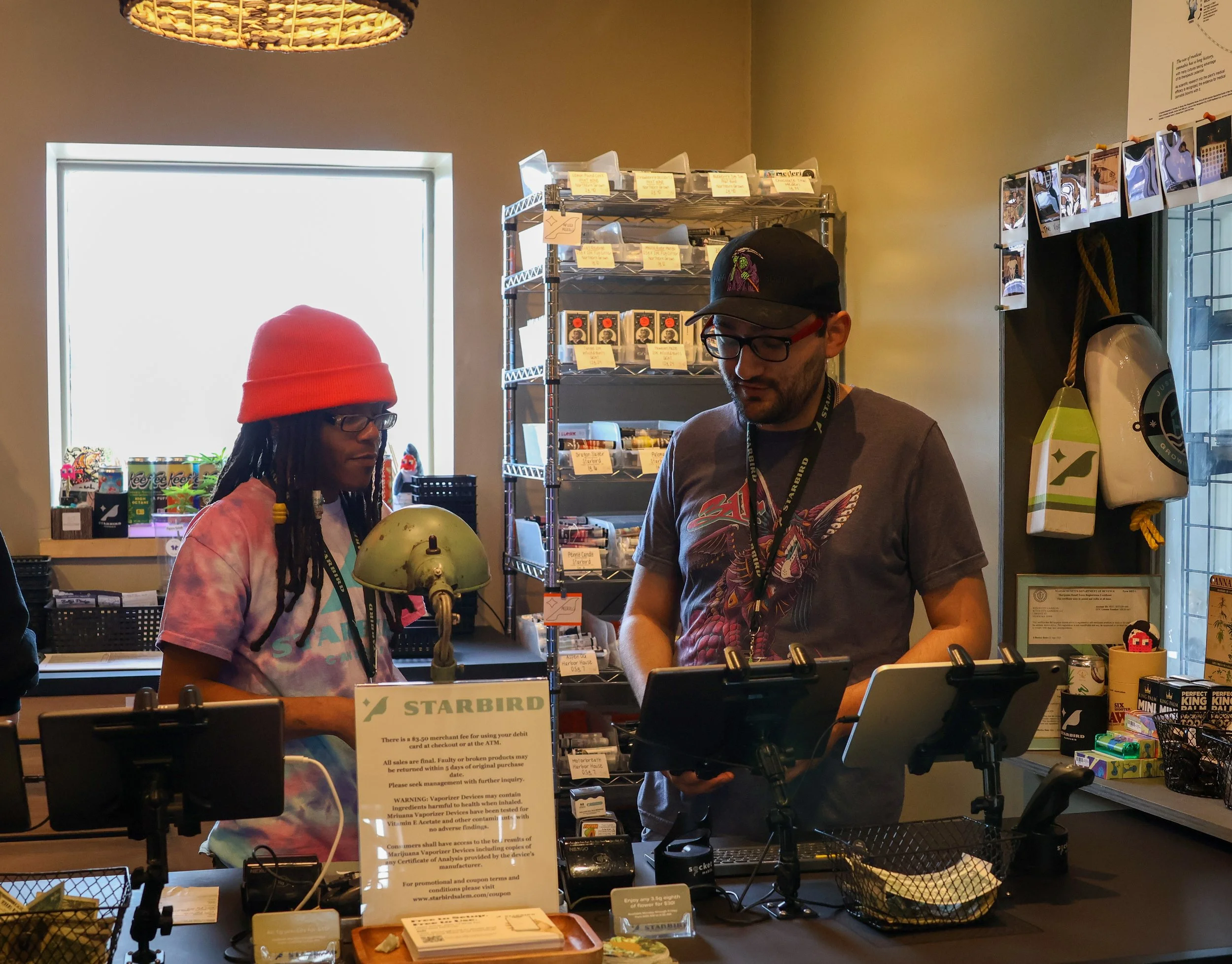 budtenders-starbird-cannabis-dispensary