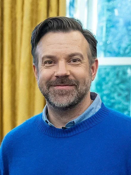 Jason_Sudeikis_on_March_20,_2023_in_the_Oval_Office_of_the_White_House_-_P20230320AS-2571_(cropped).jpg