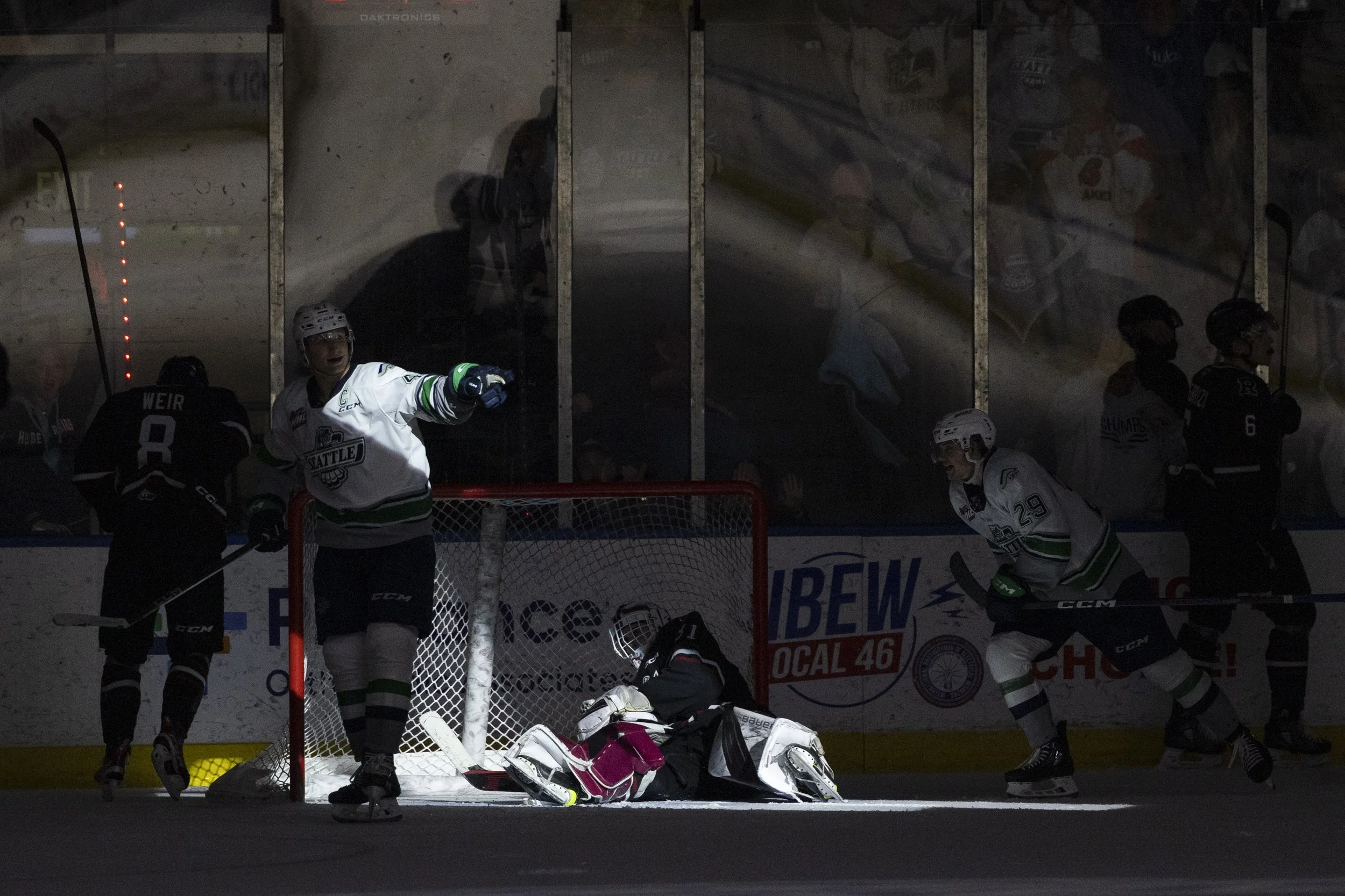 230210_TBirdsVSRedDeerRebels_LizWolter_65.JPG