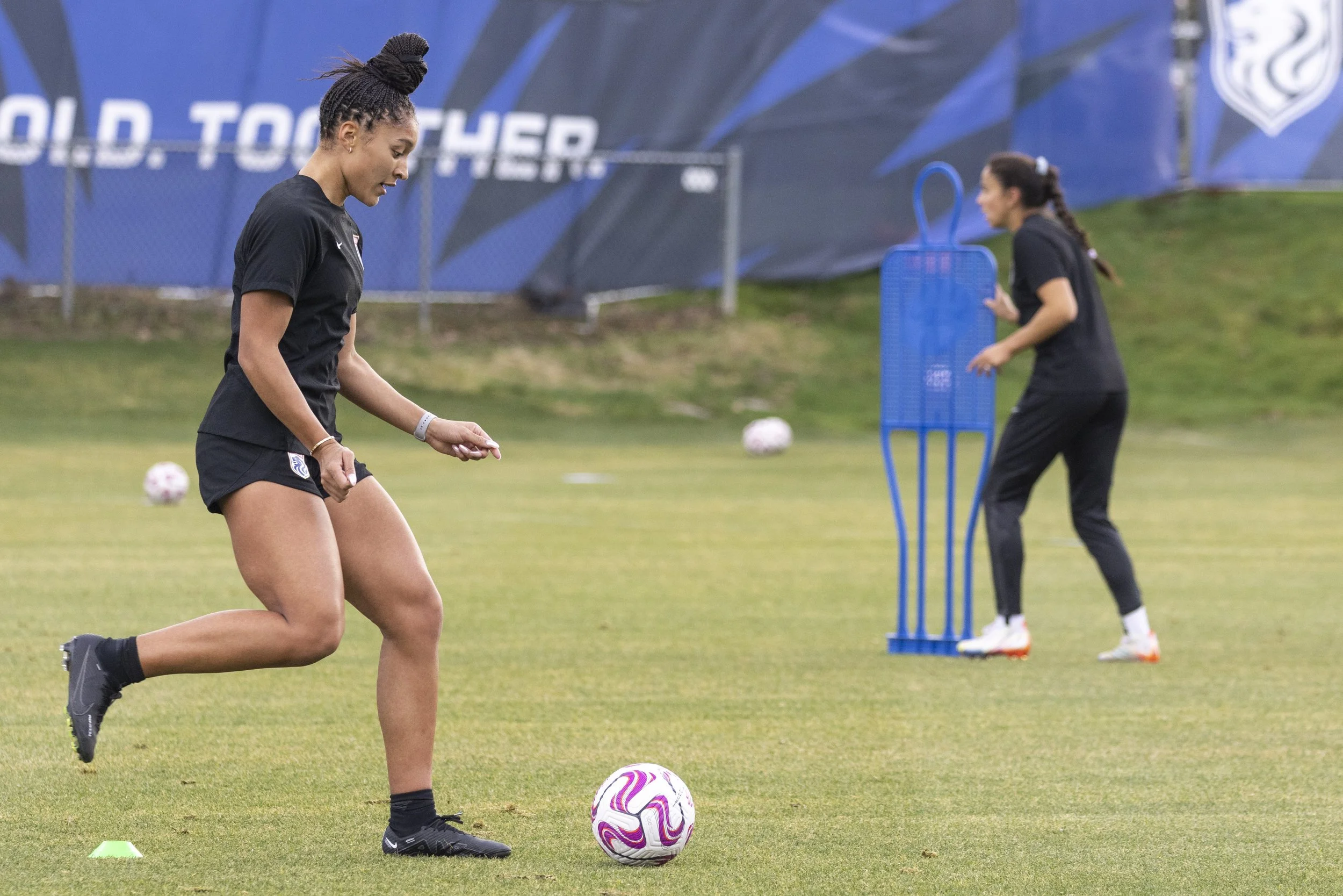 OL Reign training February 10th 2023 #13.JPG