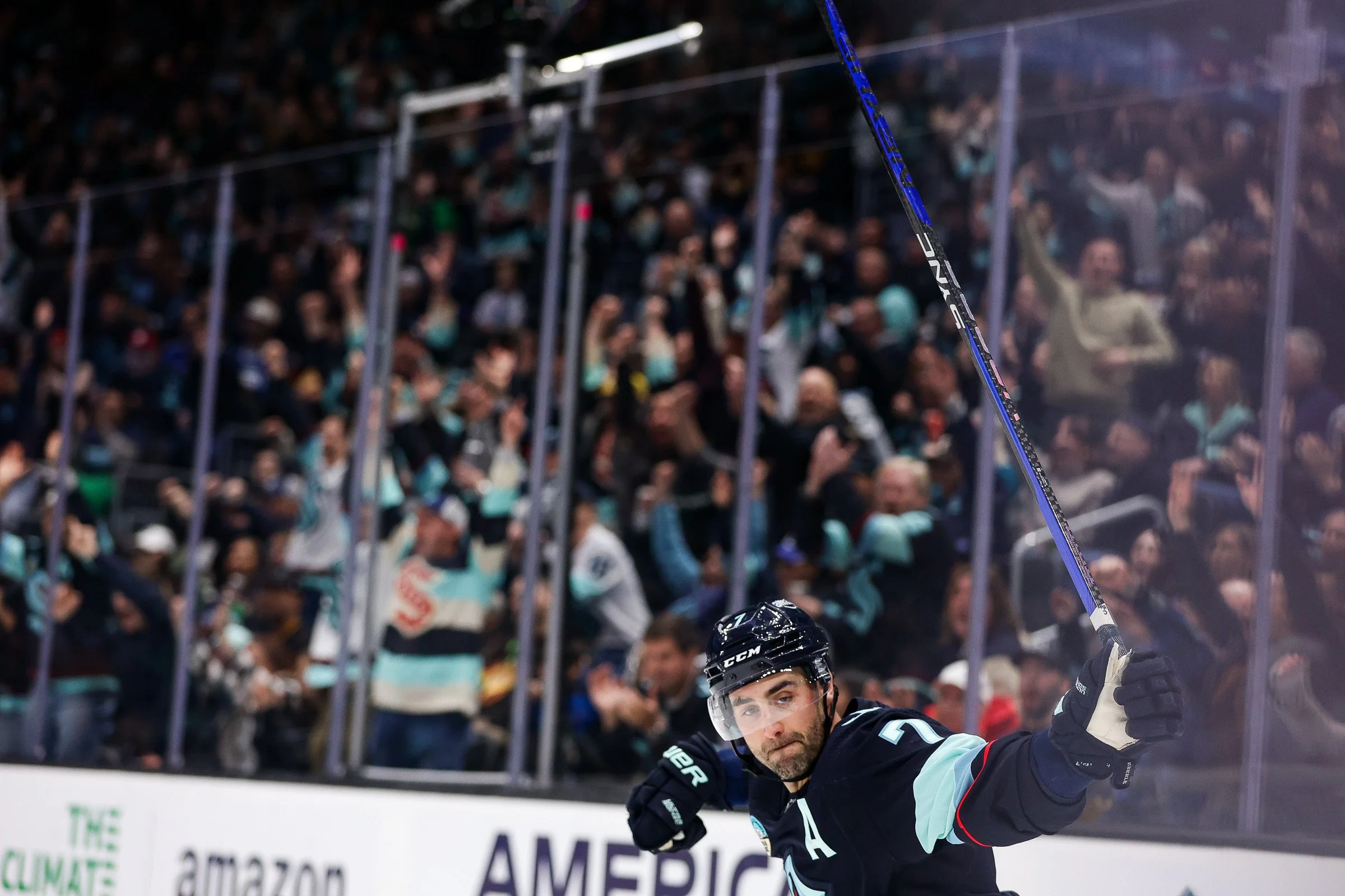 In a battle of Pacific Northwest rivals, Kraken take down NHL’s best in ...