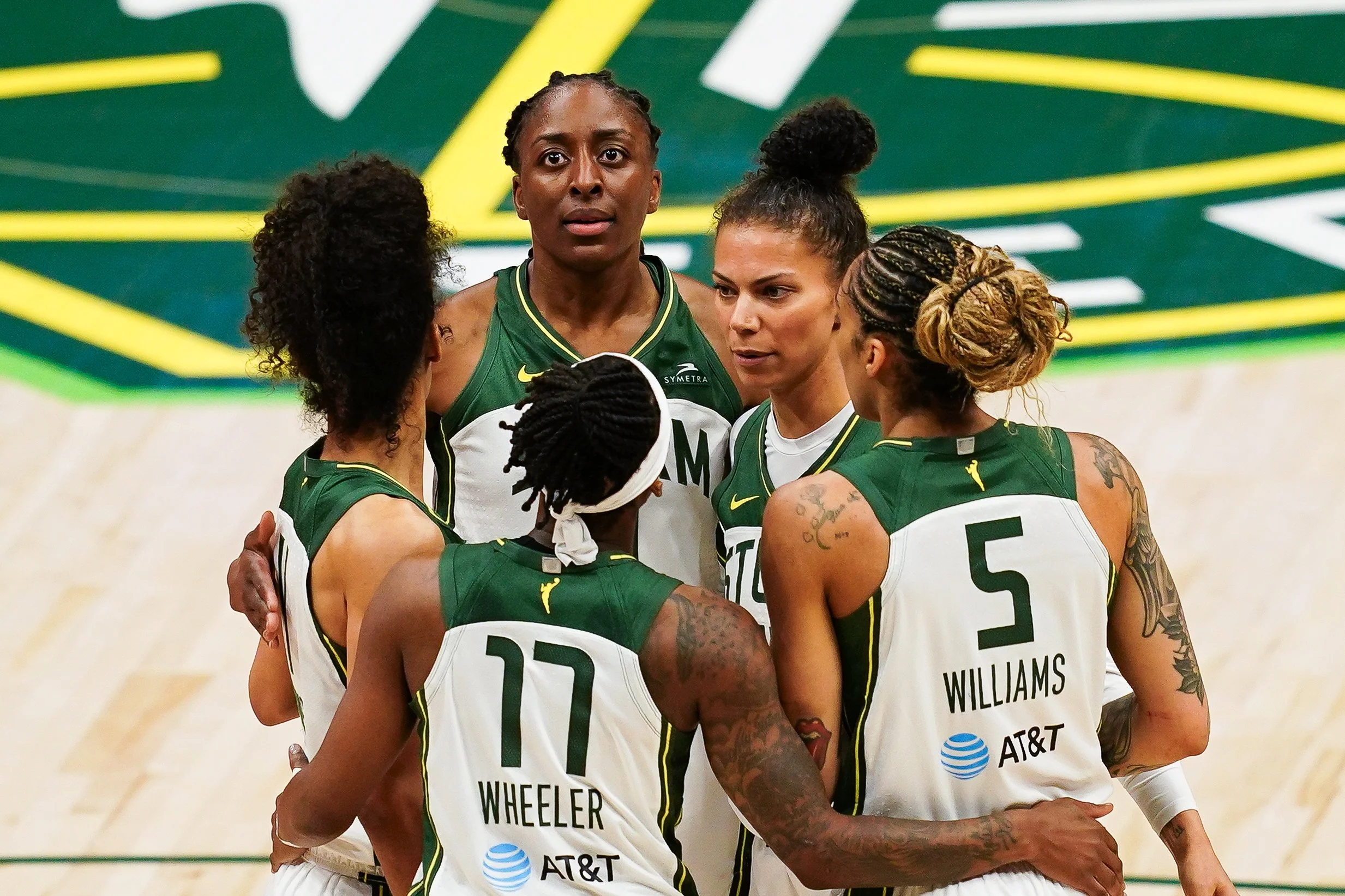 Valkyries decimate Storm, 84-57