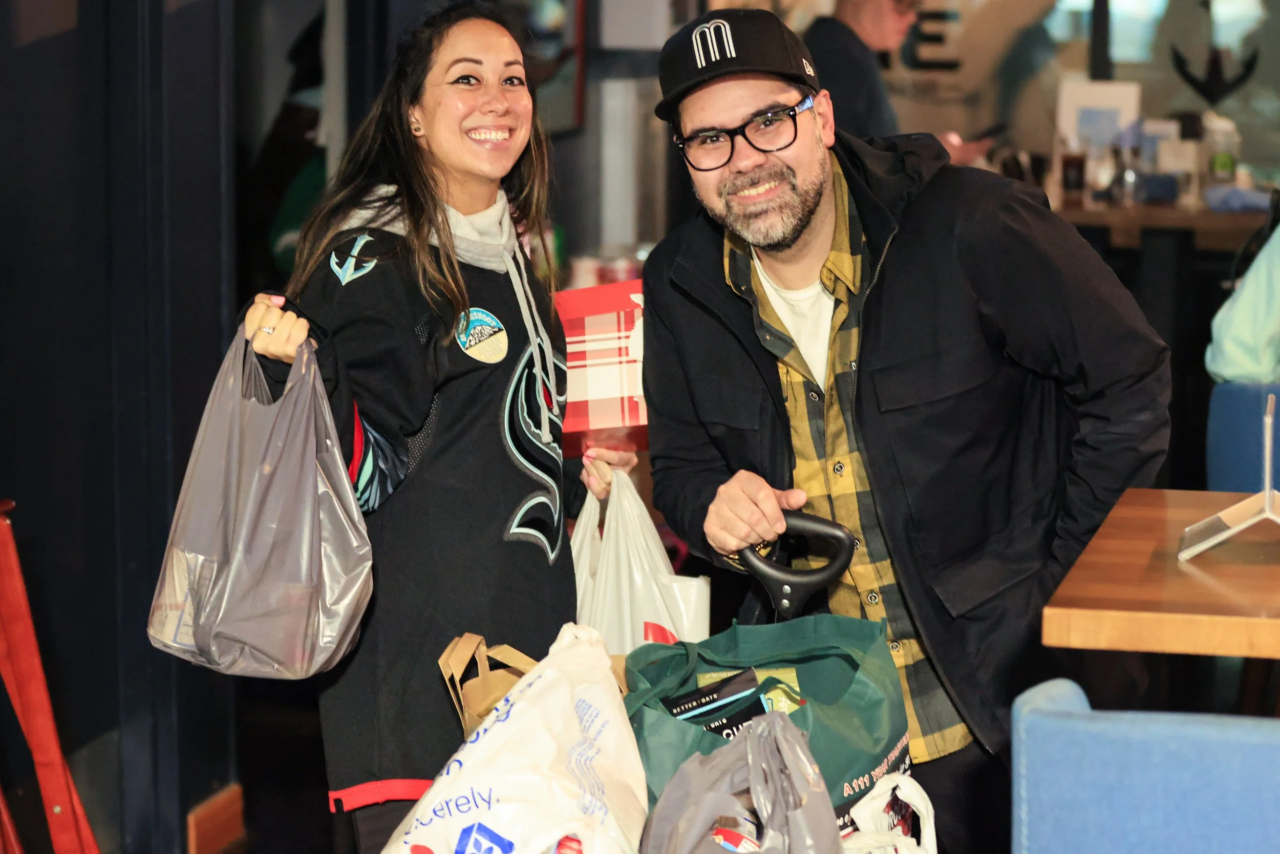 11222025_FOODDRIVE_GARDUQUE (13).jpg