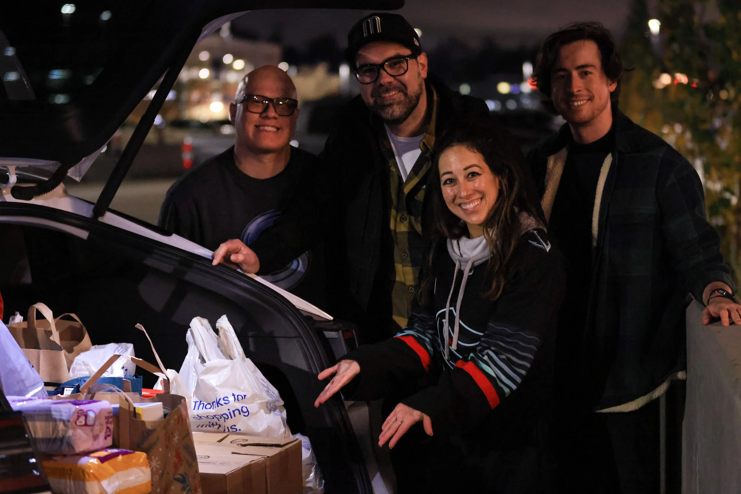11222025_FOODDRIVE_GARDUQUE (14).jpg