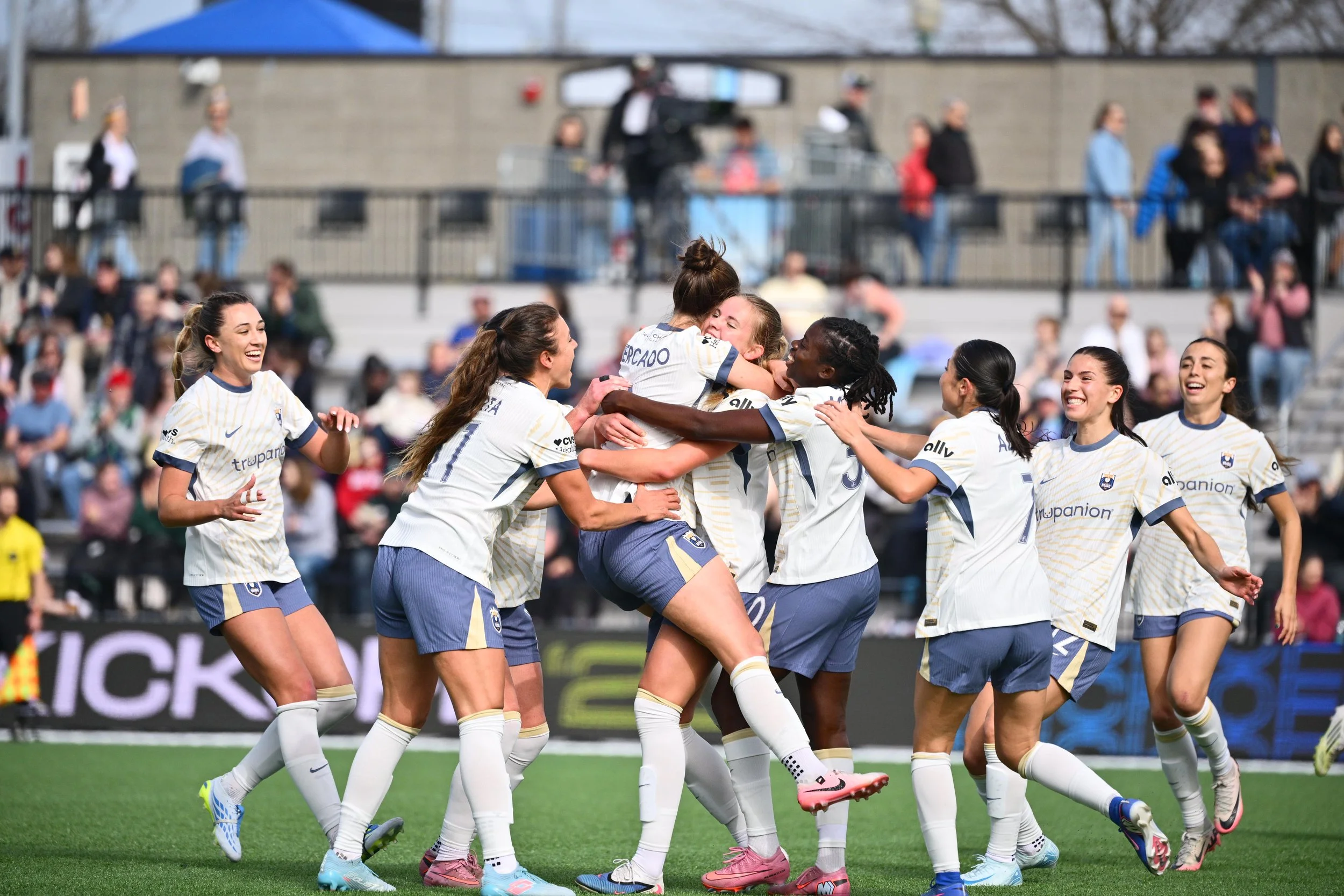 Seattle Reign Continue Home Unbeaten Streak With 2-1 Win Over Racing Louisville FC