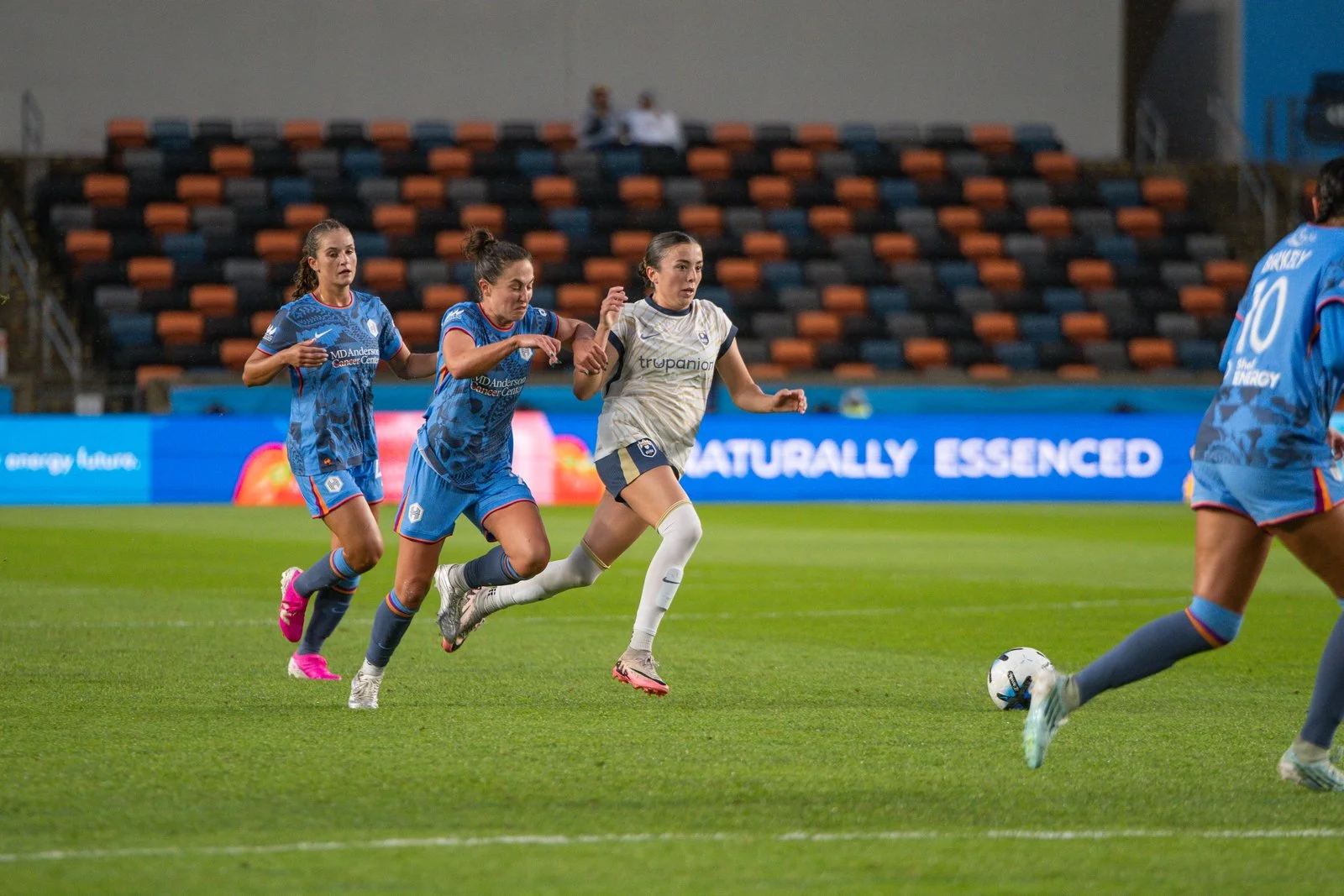 Seattle Reign Battle to Scoreless Draw Against Houston Dash