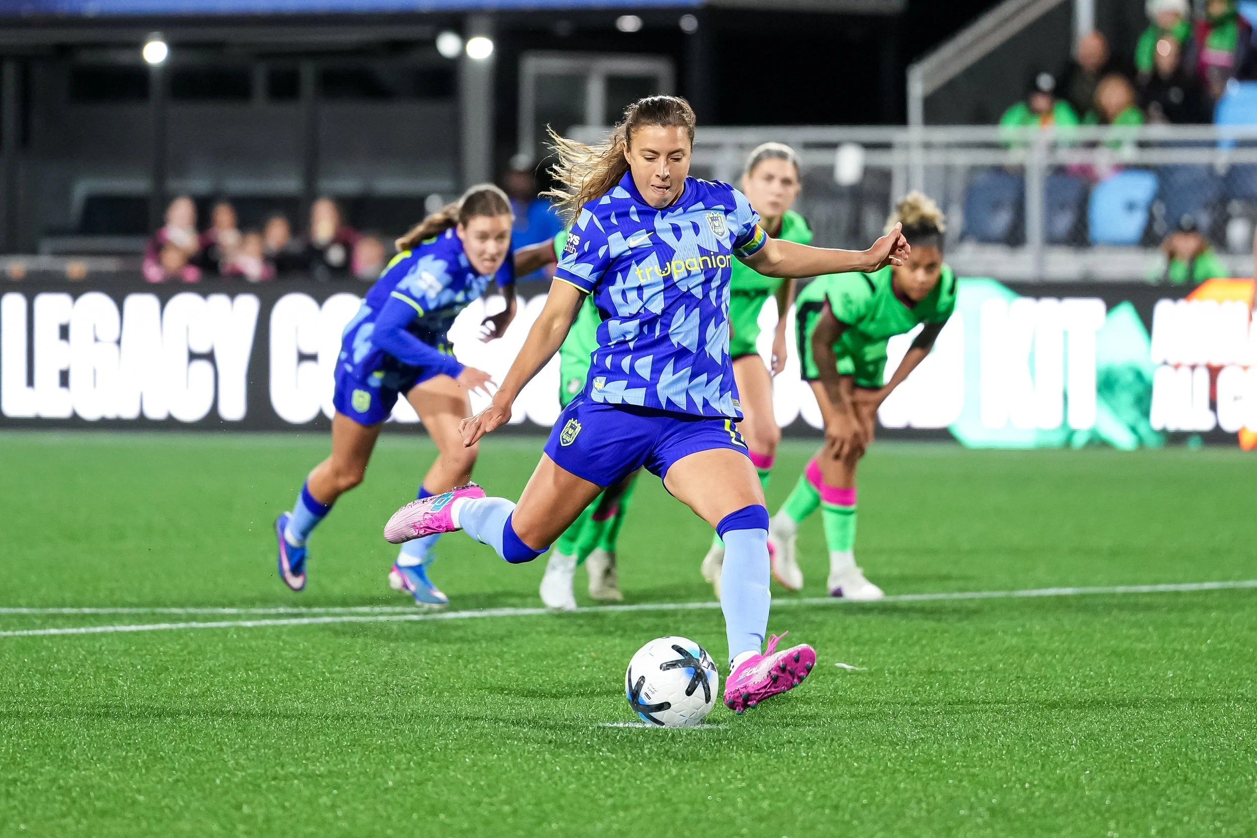 Credit Seattle Reign FC-Meg Kelly_1.jpg