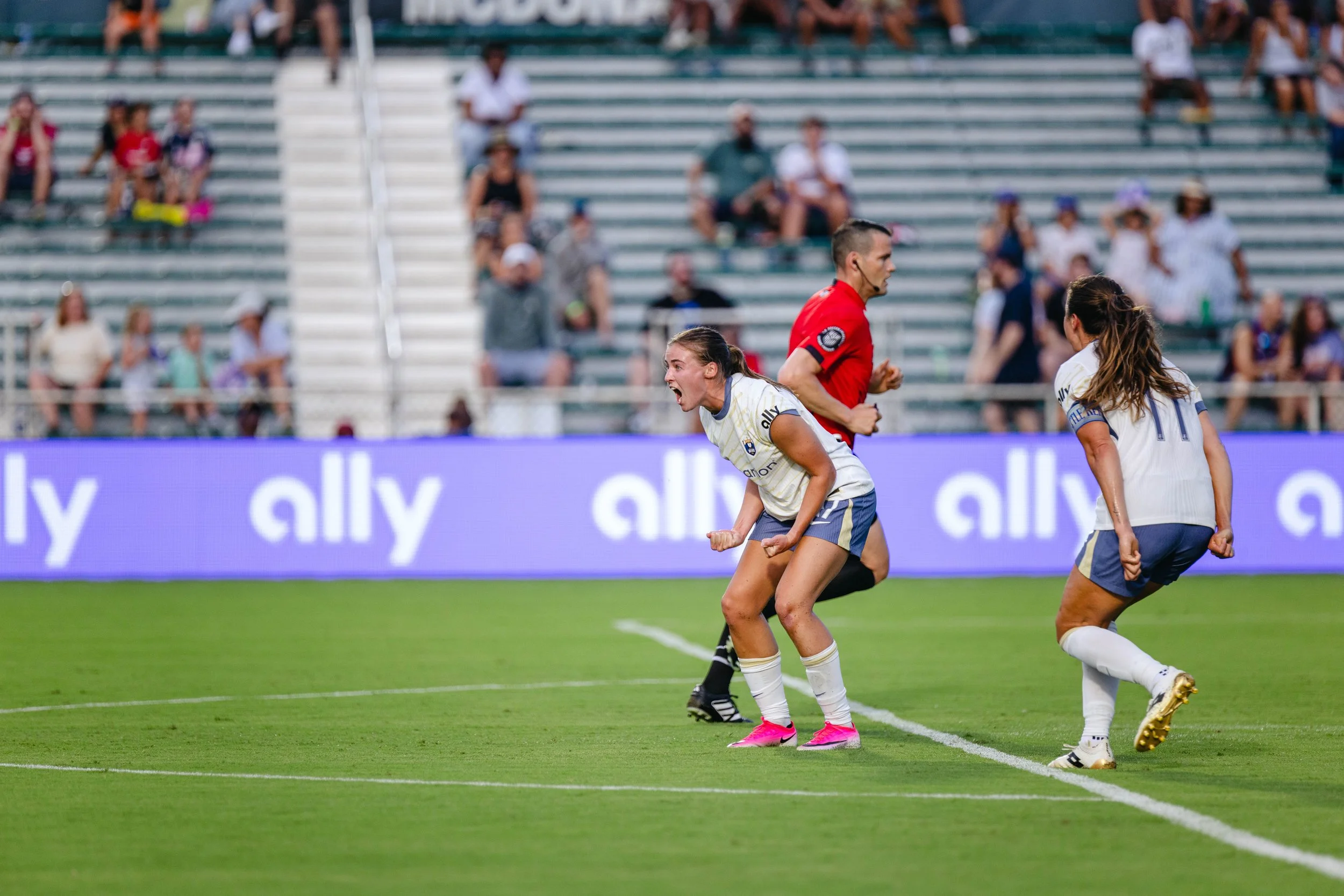 Credit Seattle Reign FC-Meg Lee_1.jpg