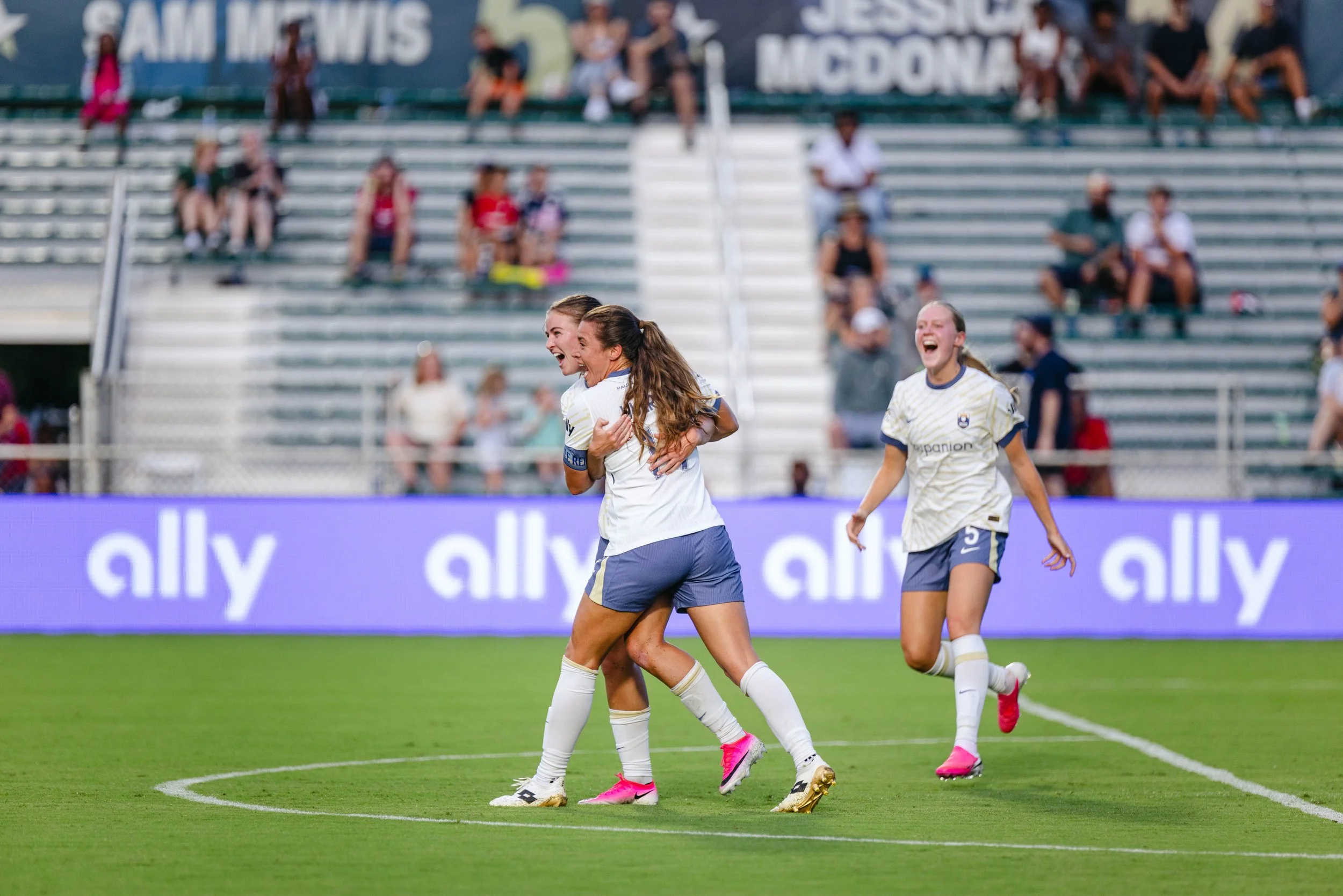Seattle Reign FC Return From Break With 3-1 Road Loss to North Carolina Courage