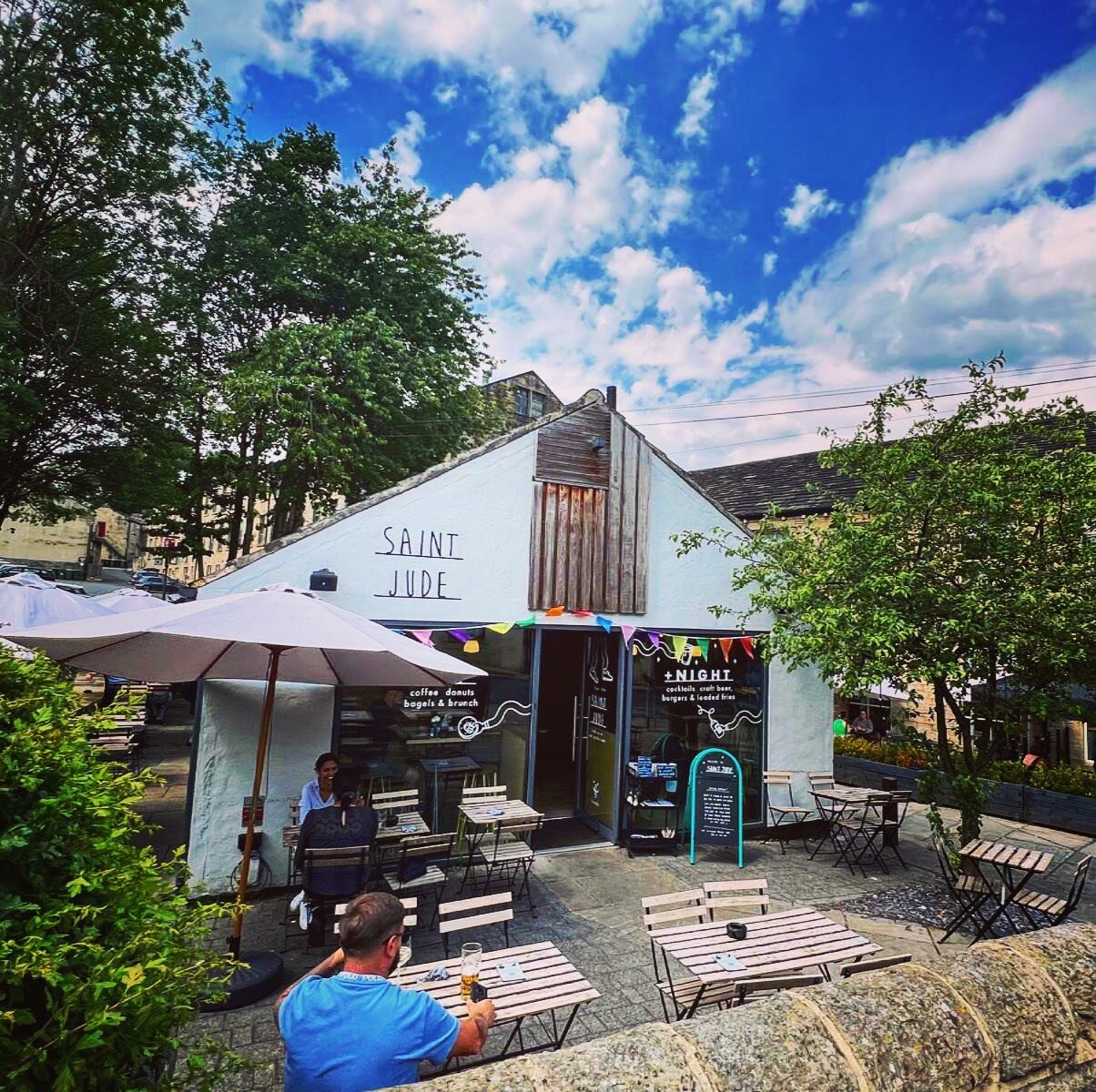 ☀️ Sunny Sunday vibes! ☀️ 
 
Come down for a pint, cocktail, coffee or donut!