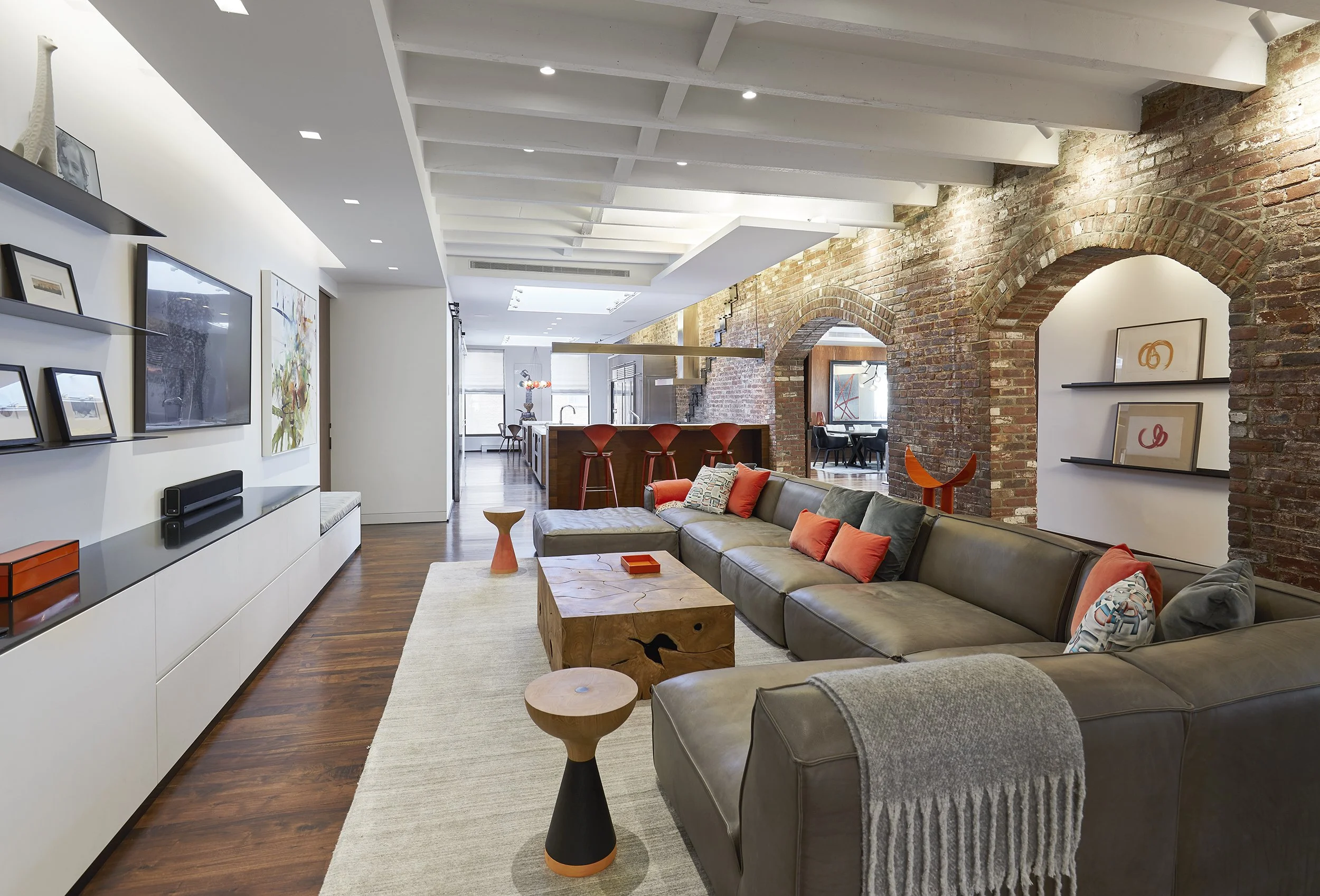 family_room_020.jpg